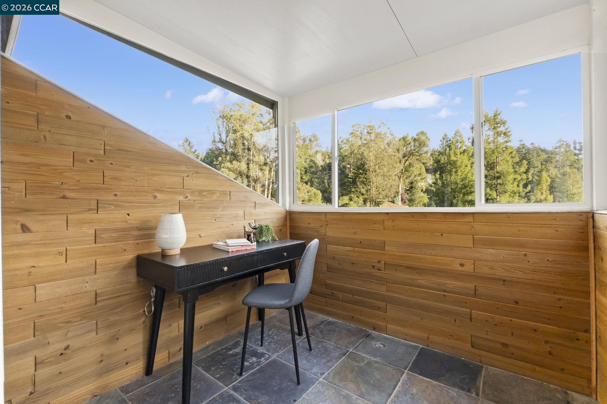 Detail Gallery Image 36 of 58 For 6165 Doncaster Pl, Oakland,  CA 94611 - 4 Beds | 3/1 Baths