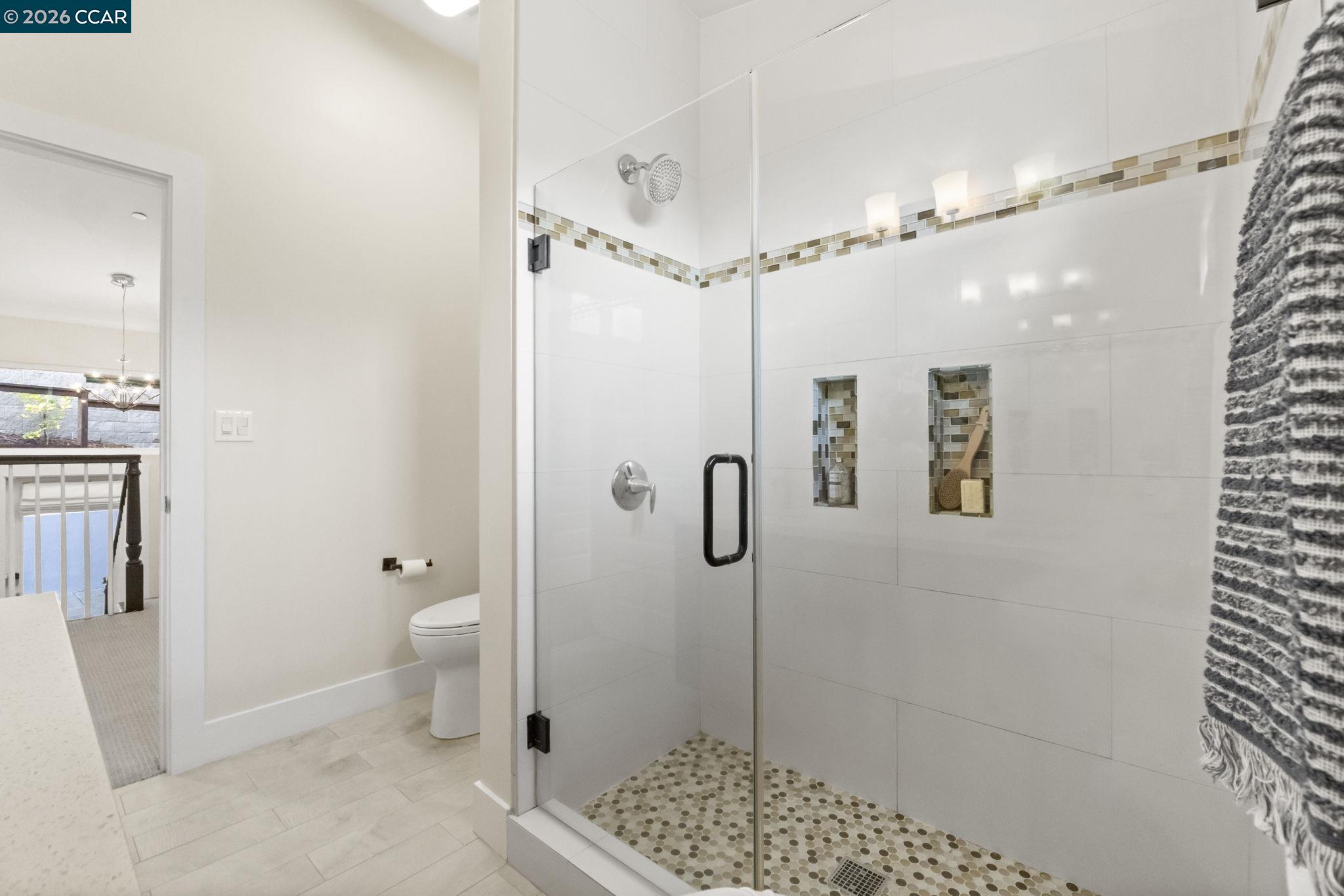 Detail Gallery Image 39 of 58 For 6165 Doncaster Pl, Oakland,  CA 94611 - 4 Beds | 3/1 Baths