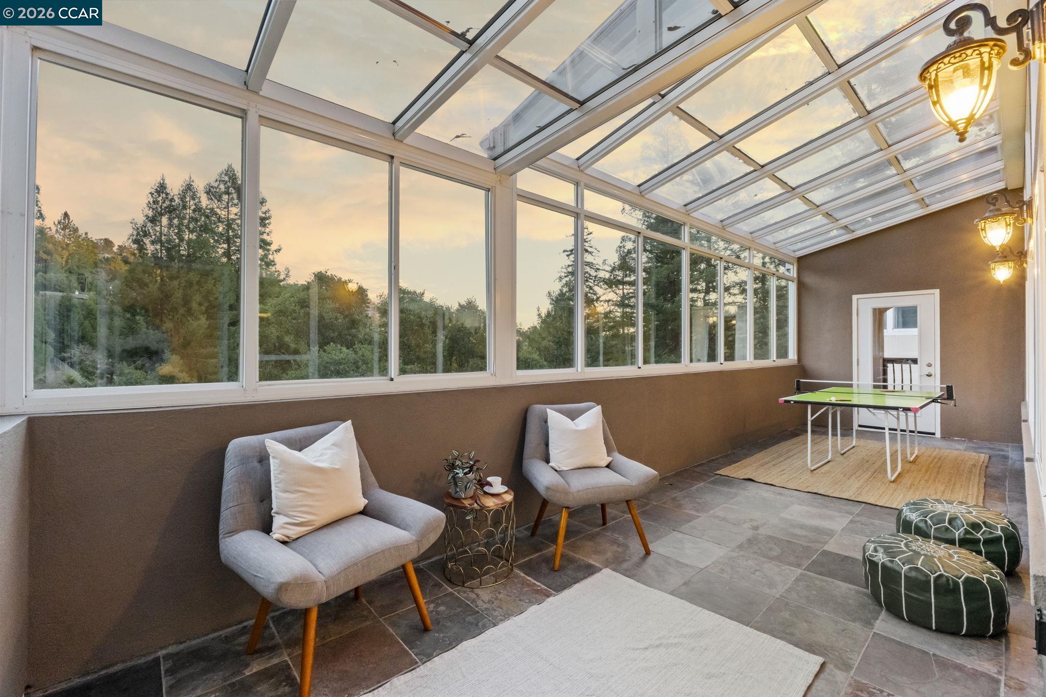 Detail Gallery Image 42 of 58 For 6165 Doncaster Pl, Oakland,  CA 94611 - 4 Beds | 3/1 Baths