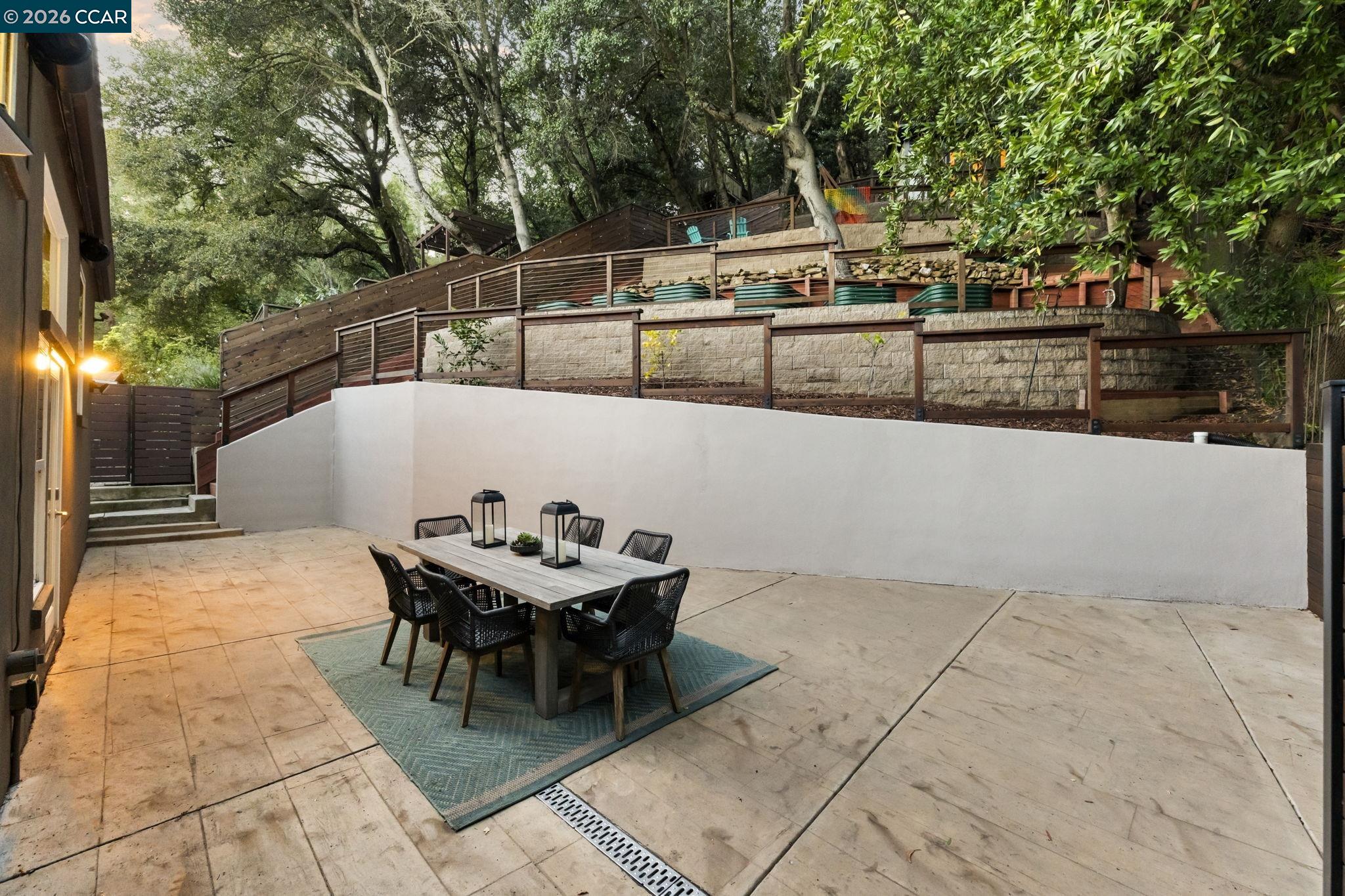 Detail Gallery Image 44 of 58 For 6165 Doncaster Pl, Oakland,  CA 94611 - 4 Beds | 3/1 Baths