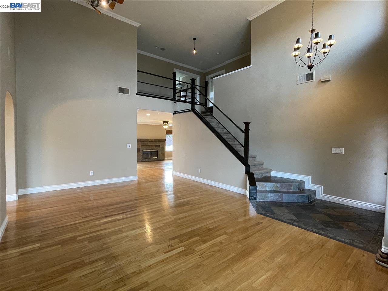 Detail Gallery Image 2 of 40 For 1393 Arrowhead Ave, Livermore,  CA 94551 - 6 Beds | 3 Baths