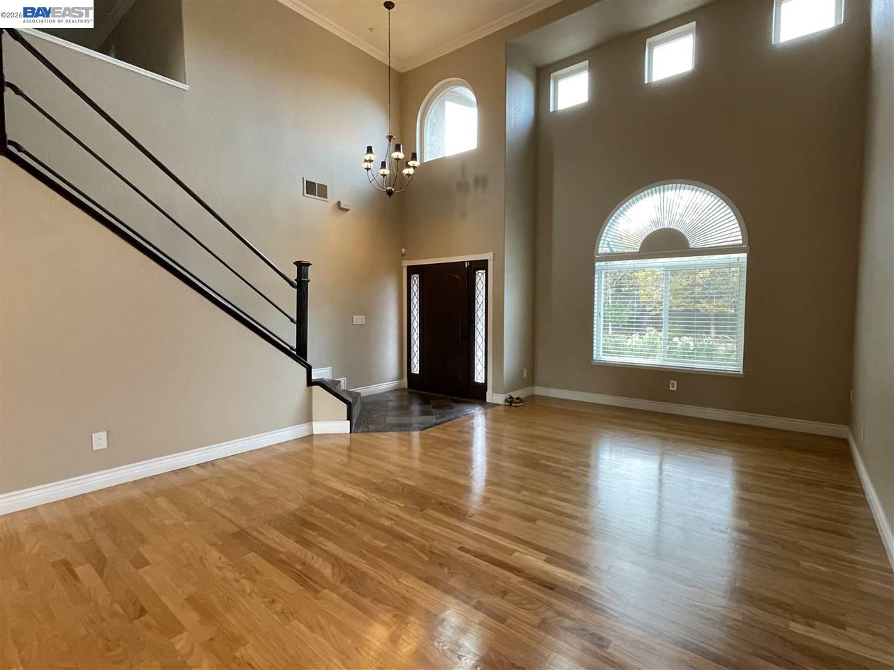 Detail Gallery Image 3 of 40 For 1393 Arrowhead Ave, Livermore,  CA 94551 - 6 Beds | 3 Baths