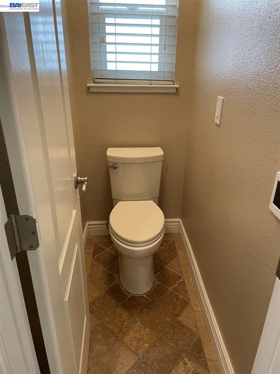 Detail Gallery Image 25 of 40 For 1393 Arrowhead Ave, Livermore,  CA 94551 - 6 Beds | 3 Baths