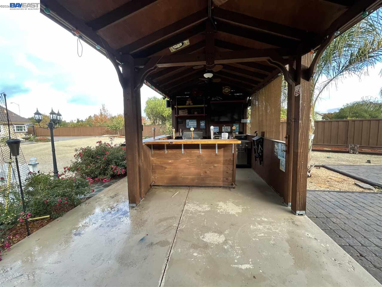 Detail Gallery Image 33 of 40 For 1393 Arrowhead Ave, Livermore,  CA 94551 - 6 Beds | 3 Baths