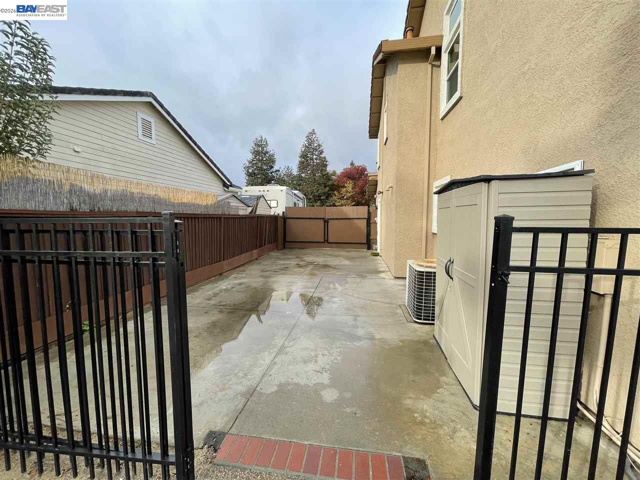 Detail Gallery Image 38 of 40 For 1393 Arrowhead Ave, Livermore,  CA 94551 - 6 Beds | 3 Baths