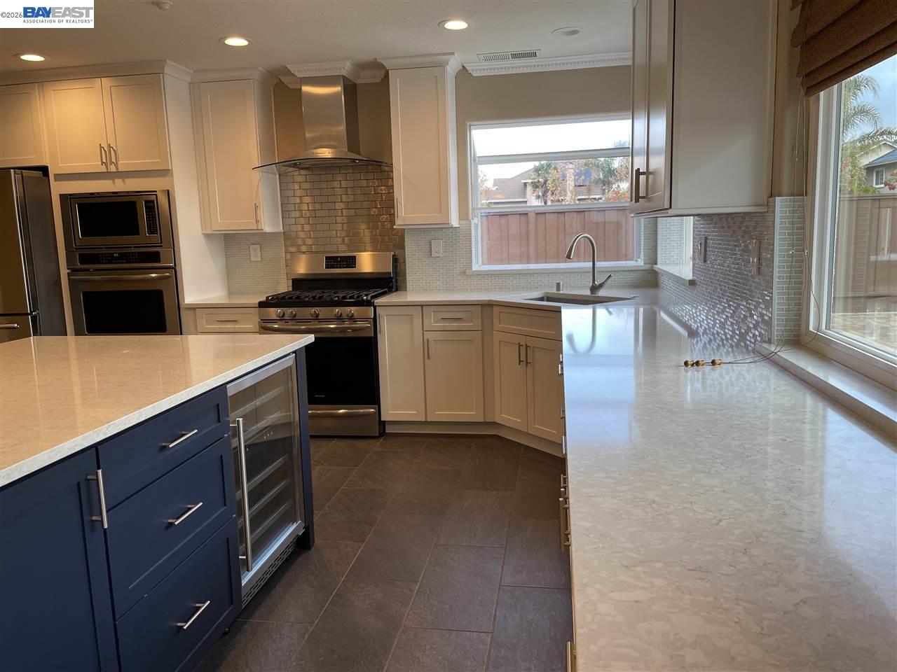 Detail Gallery Image 9 of 40 For 1393 Arrowhead Ave, Livermore,  CA 94551 - 6 Beds | 3 Baths