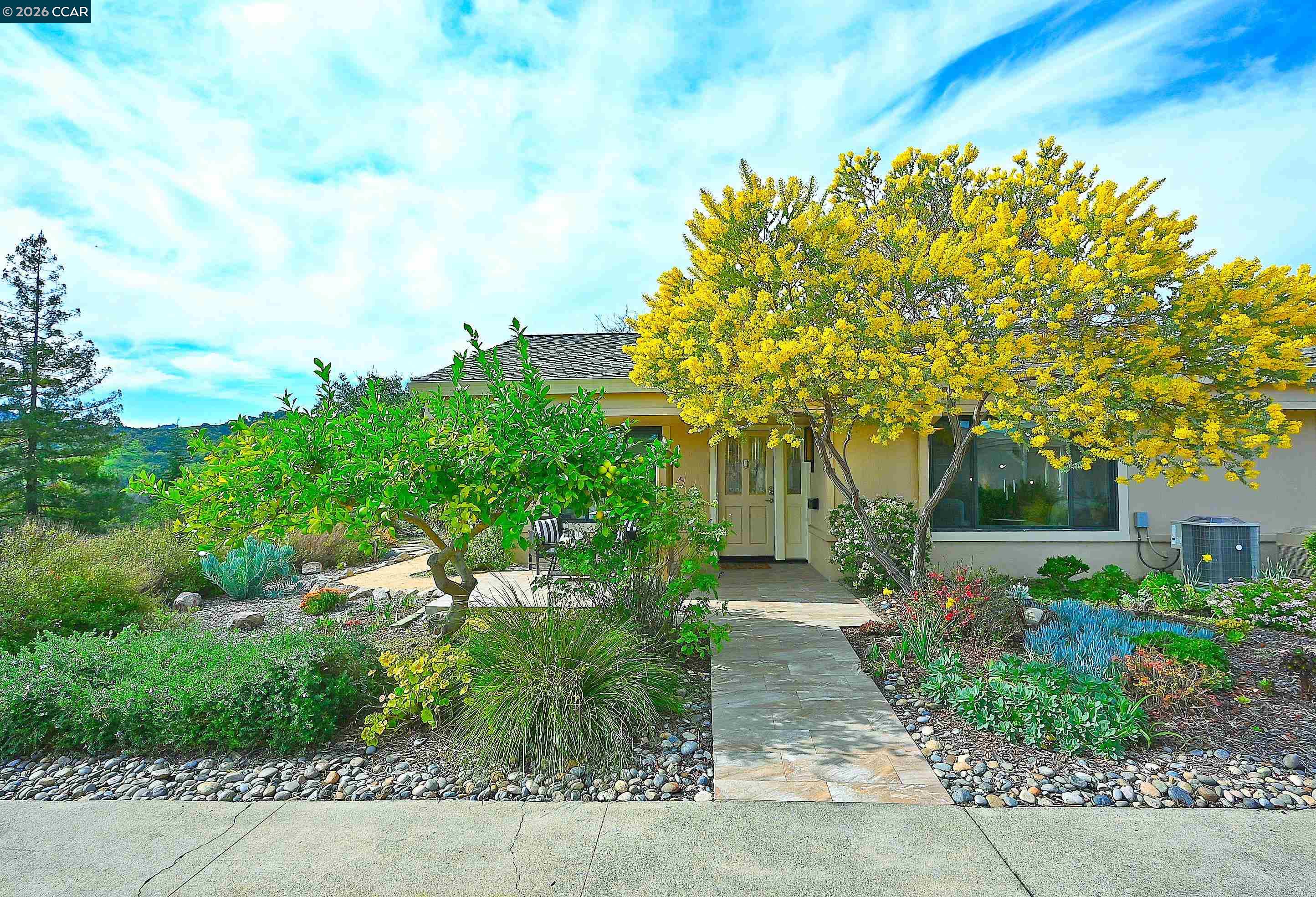 Photo #3: 41124869 Listing: Photo #3