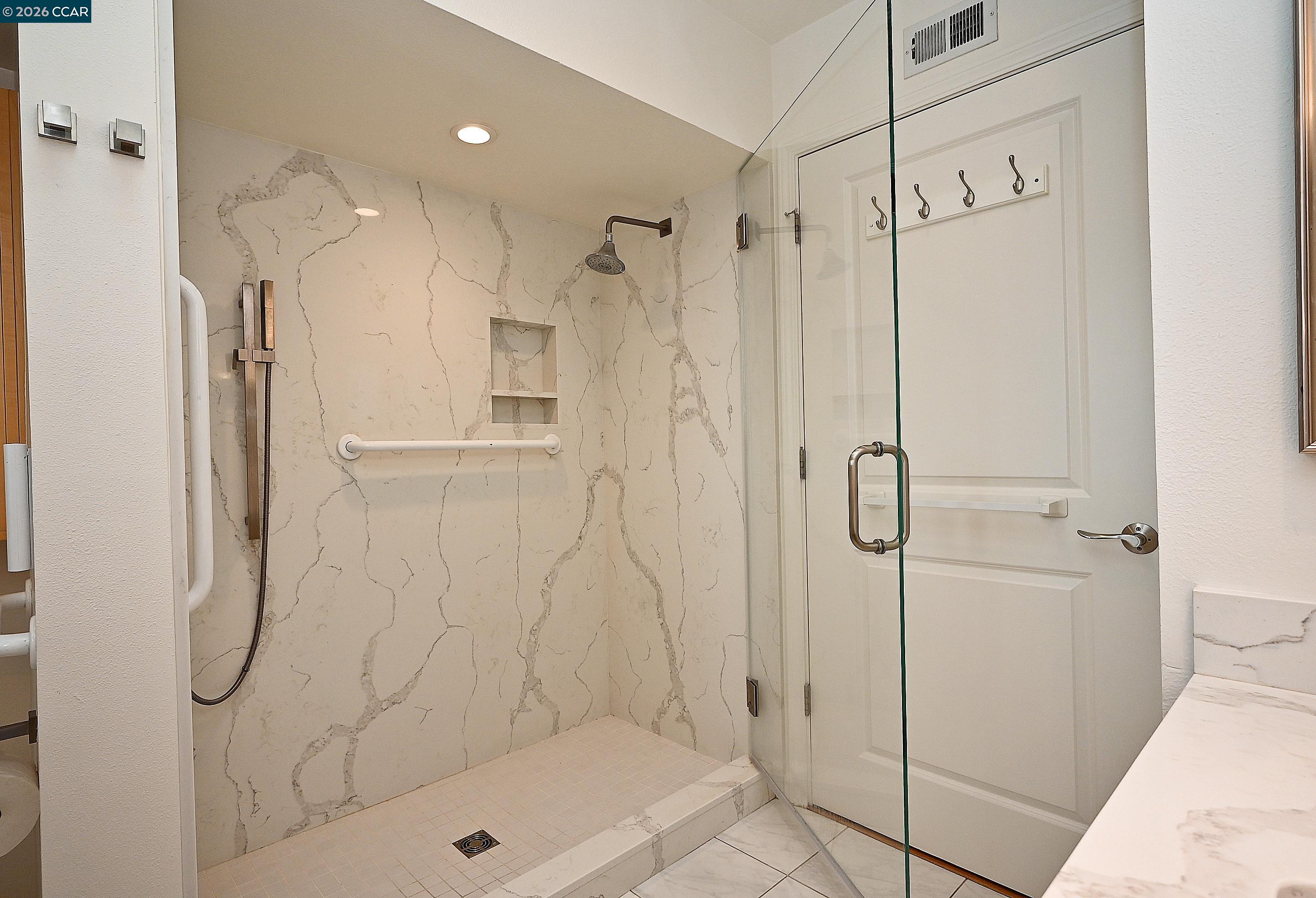 Photo #22: 41124869 Listing: Photo #22