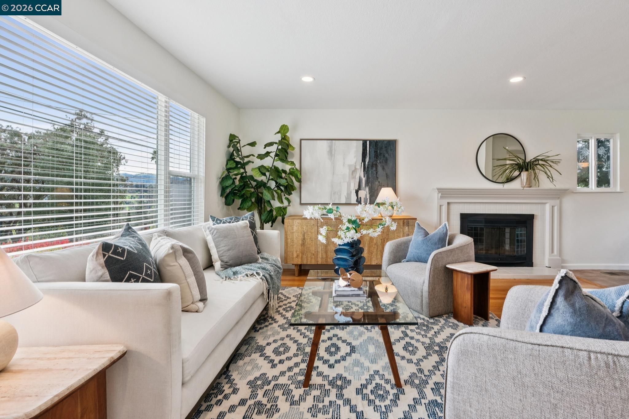 Detail Gallery Image 2 of 34 For 1315 El Curtola, Lafayette,  CA 94549 - 3 Beds | 2 Baths