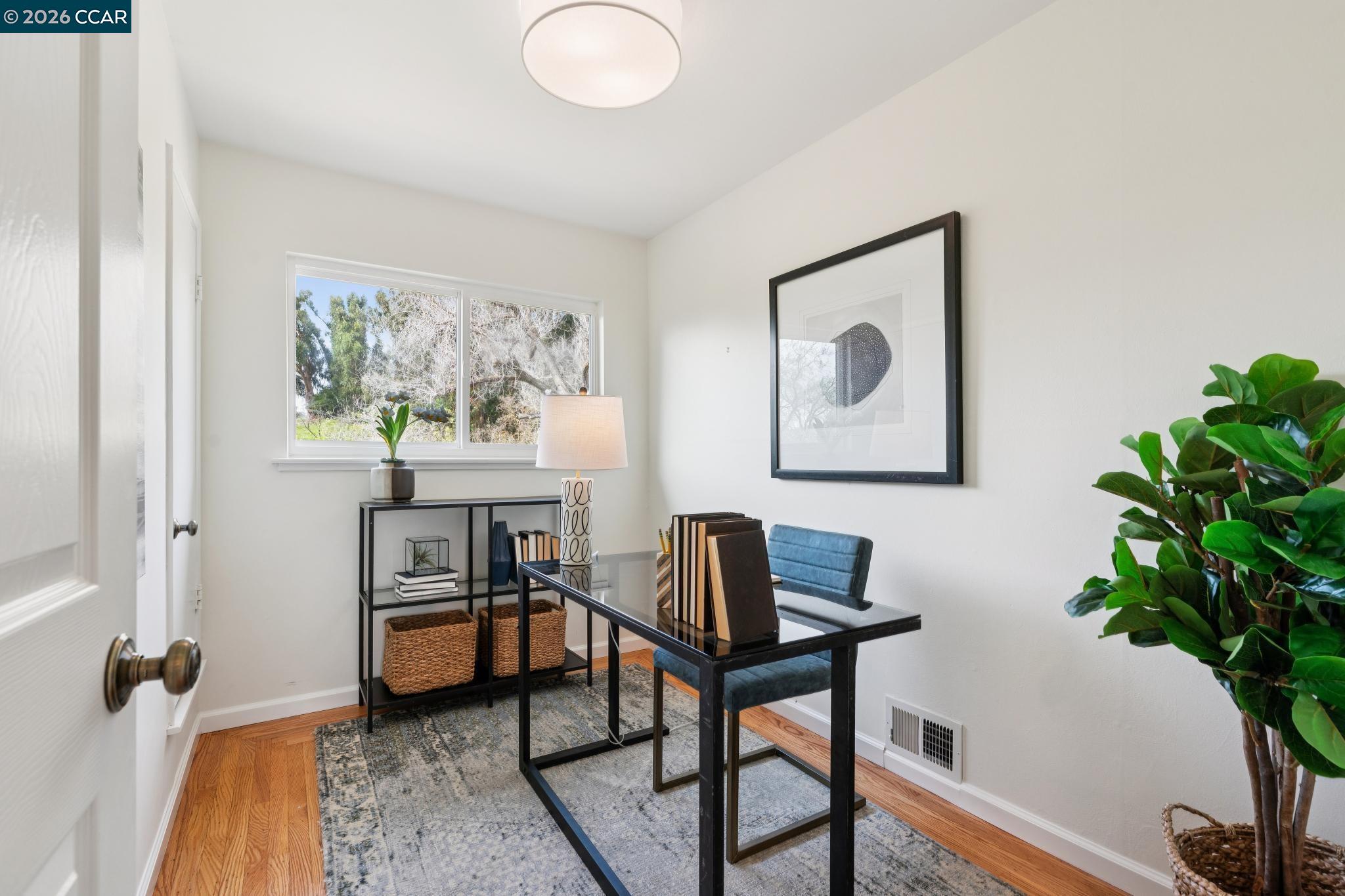 Detail Gallery Image 19 of 34 For 1315 El Curtola, Lafayette,  CA 94549 - 3 Beds | 2 Baths