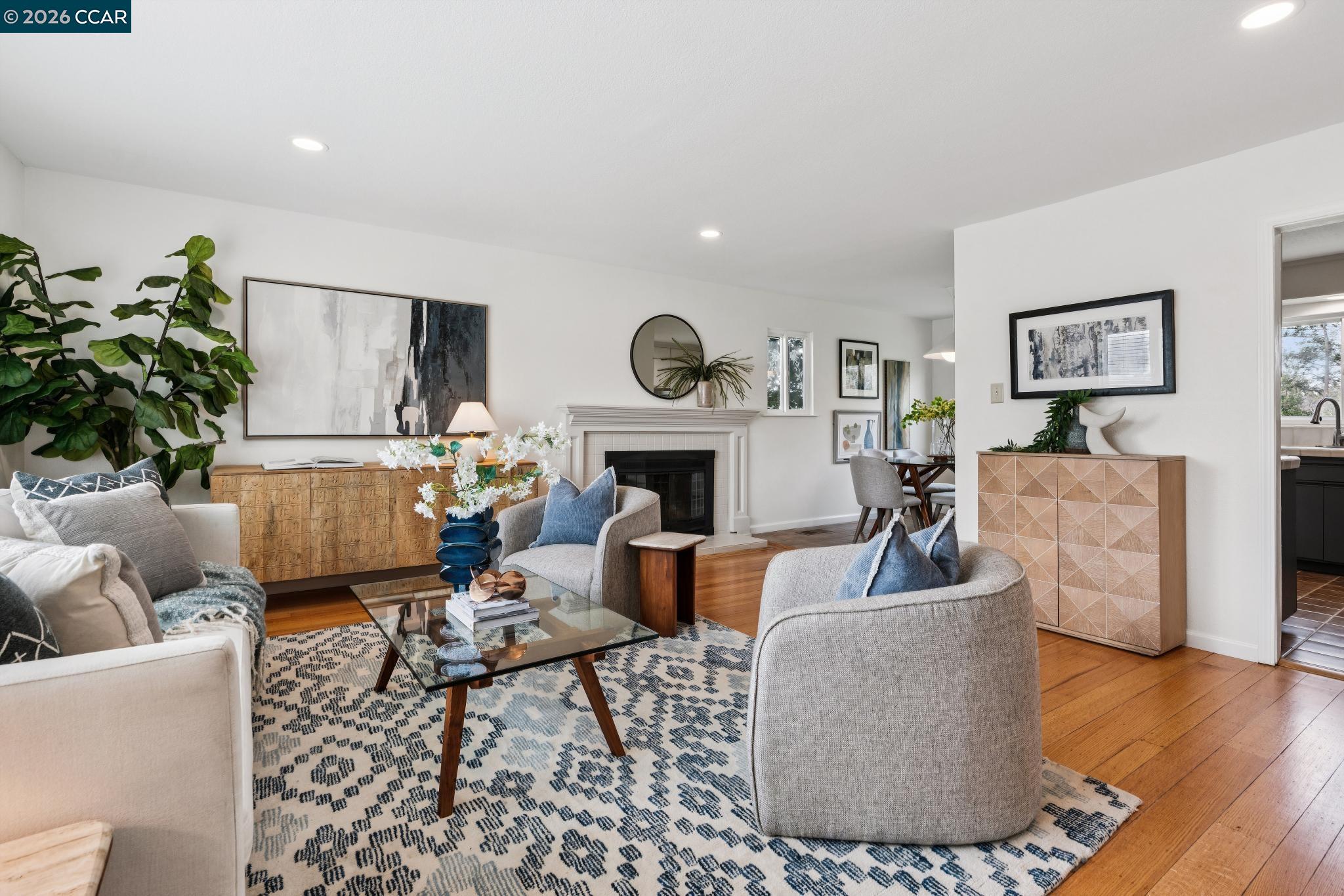 Detail Gallery Image 4 of 34 For 1315 El Curtola, Lafayette,  CA 94549 - 3 Beds | 2 Baths