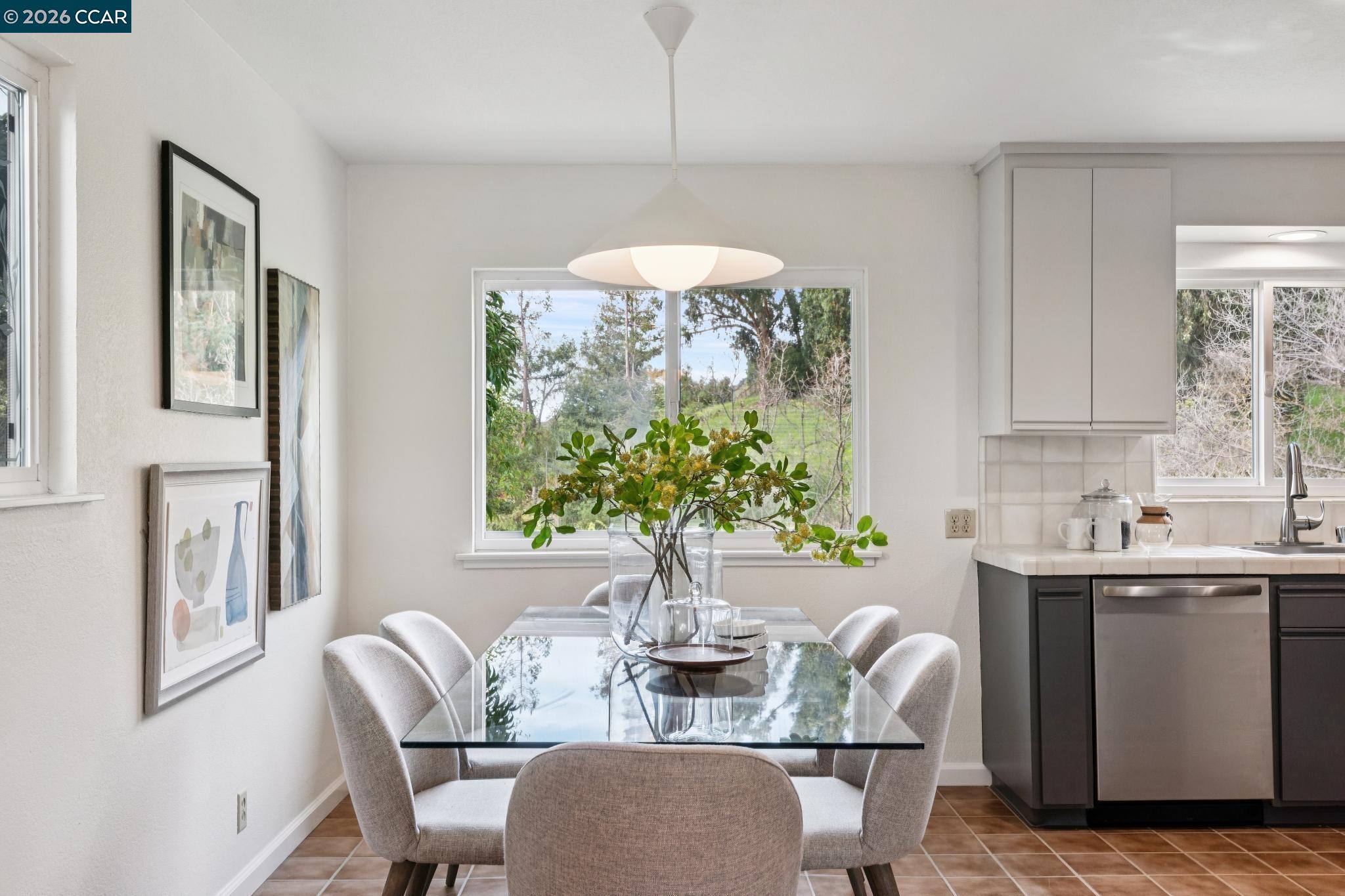 Detail Gallery Image 7 of 34 For 1315 El Curtola, Lafayette,  CA 94549 - 3 Beds | 2 Baths