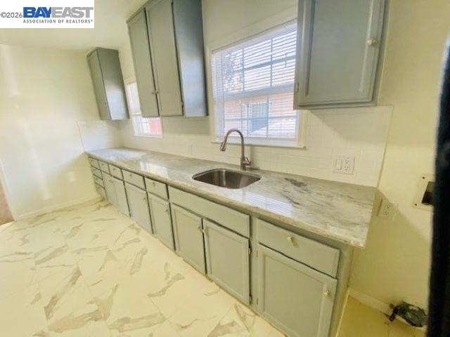 Detail Gallery Image 6 of 15 For 2226 109th Ave, Oakland,  CA 94603 - 4 Beds | 2 Baths