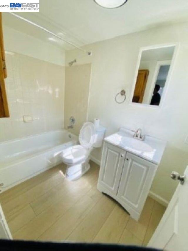 Detail Gallery Image 9 of 15 For 2226 109th Ave, Oakland,  CA 94603 - 4 Beds | 2 Baths