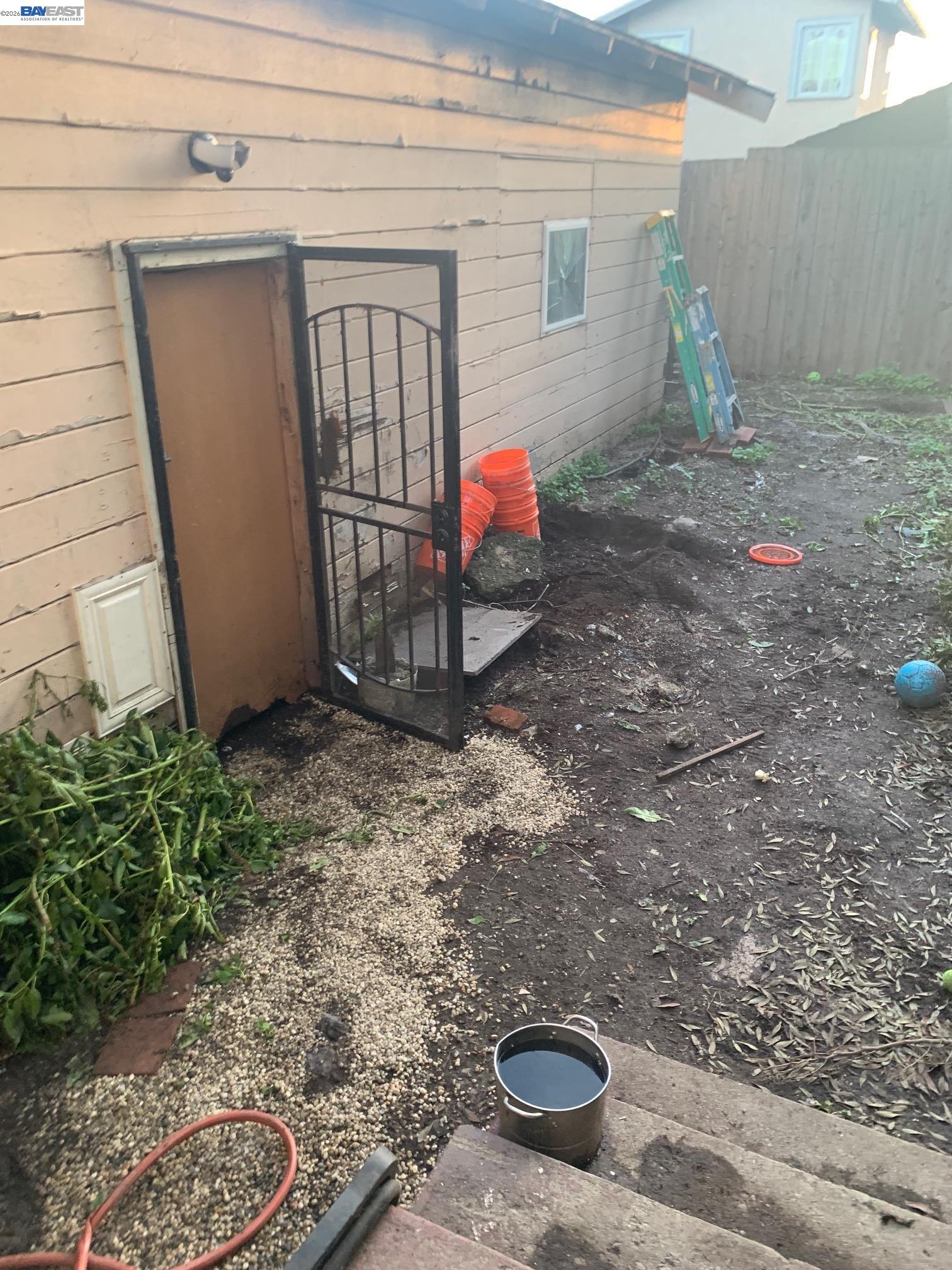 Detail Gallery Image 18 of 19 For 7333 Lockwood St, Oakland,  CA 94621 - – Beds | – Baths