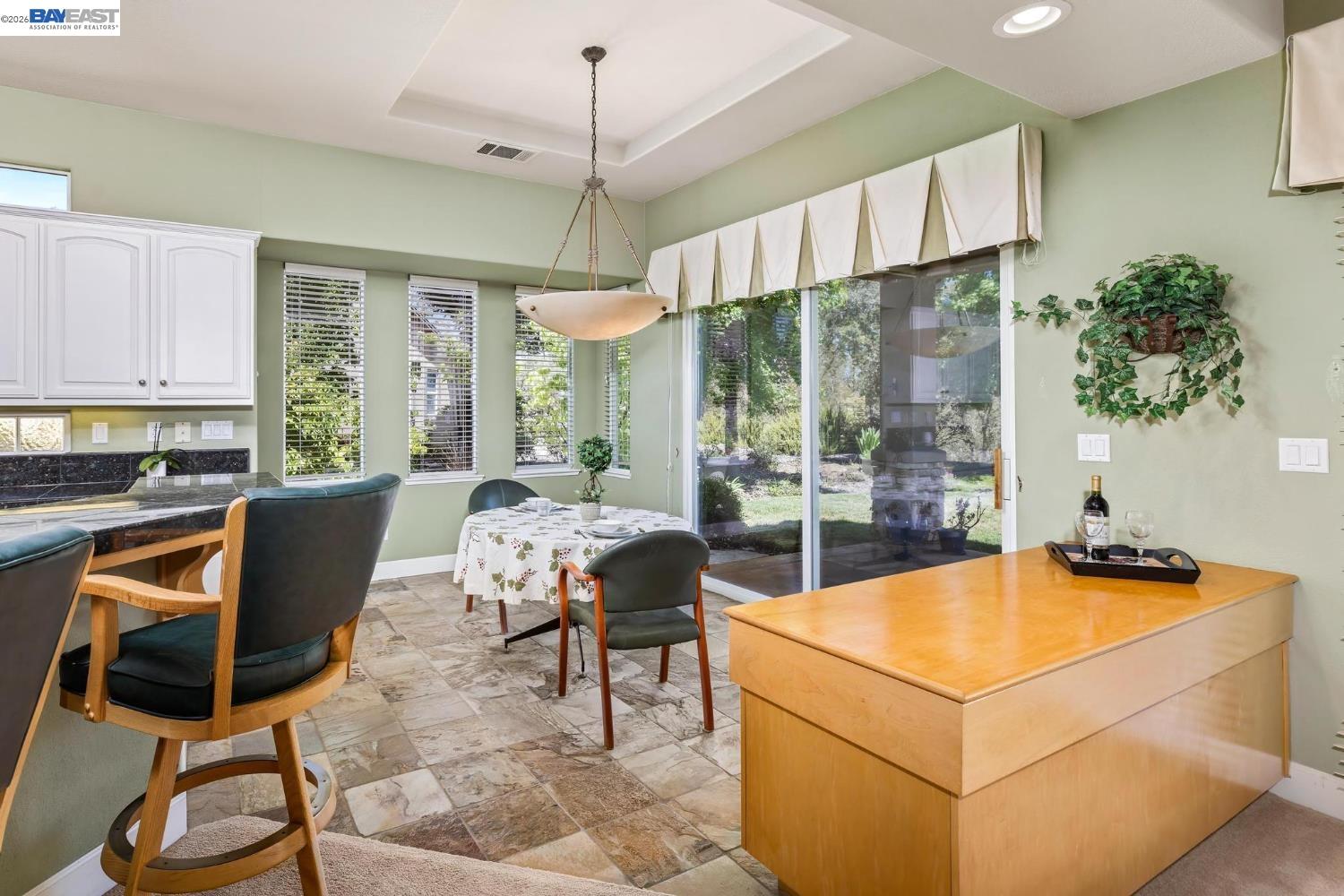 Detail Gallery Image 14 of 41 For 8 Rock Ridge Ct, Copperopolis,  CA 95228 - 2 Beds | 2 Baths