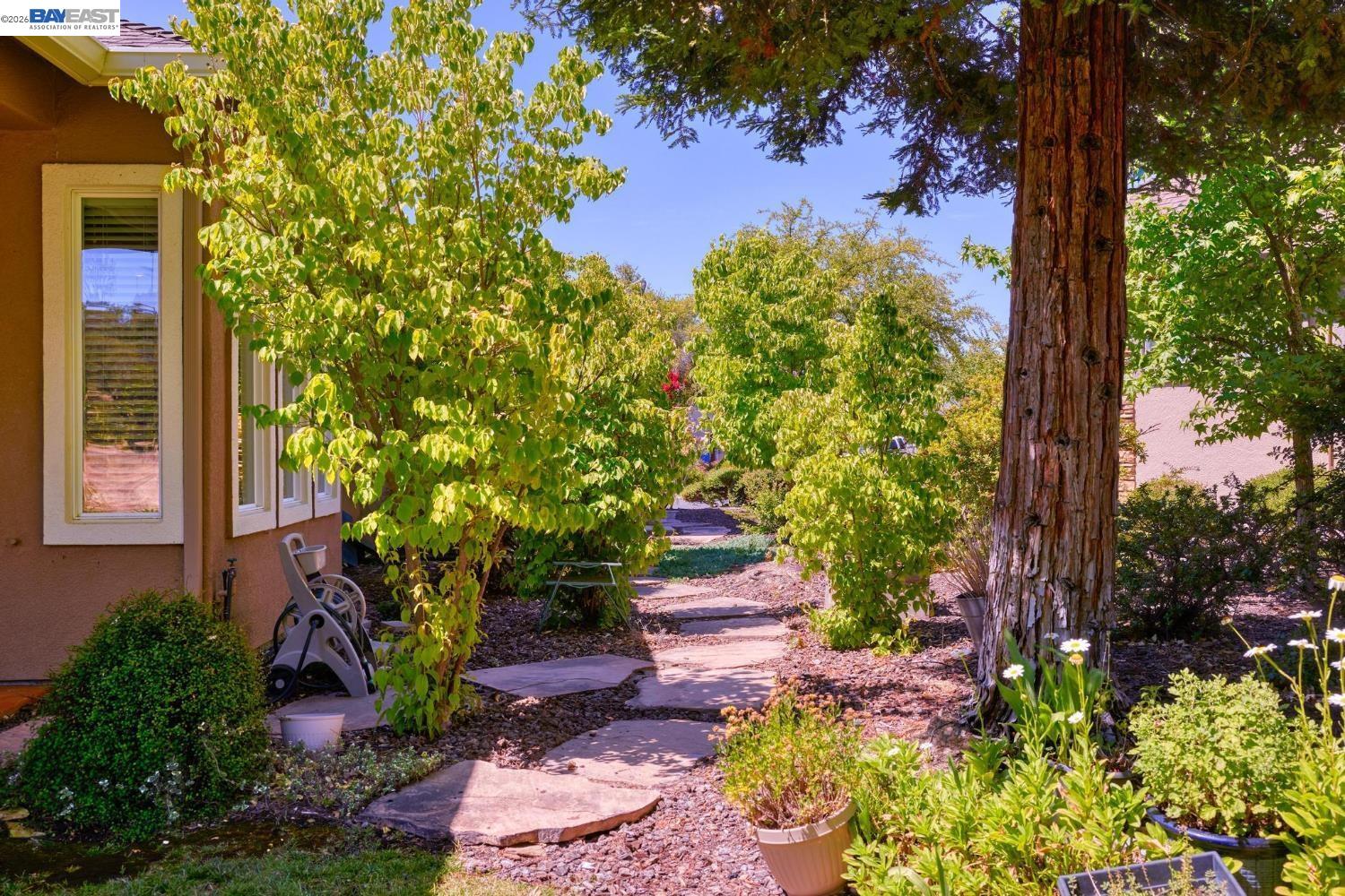 Detail Gallery Image 24 of 41 For 8 Rock Ridge Ct, Copperopolis,  CA 95228 - 2 Beds | 2 Baths