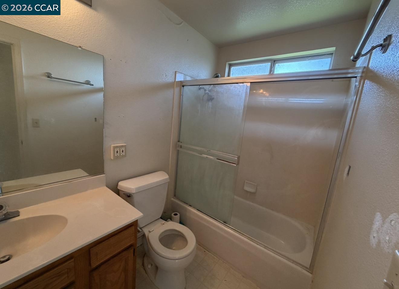 Detail Gallery Image 14 of 18 For 418 Highland Ct, Concord,  CA 94520 - 4 Beds | 3 Baths