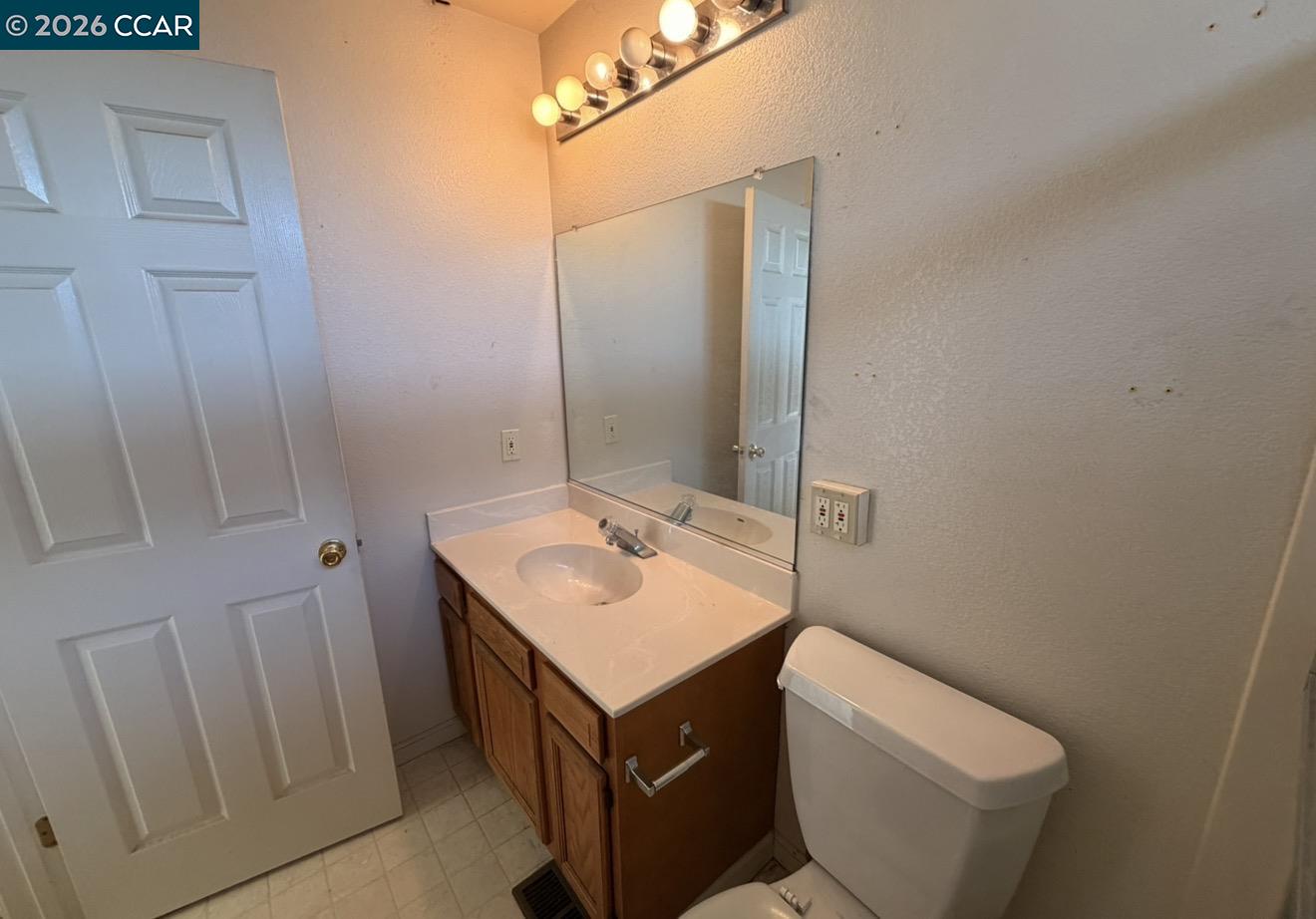 Detail Gallery Image 15 of 18 For 418 Highland Ct, Concord,  CA 94520 - 4 Beds | 3 Baths