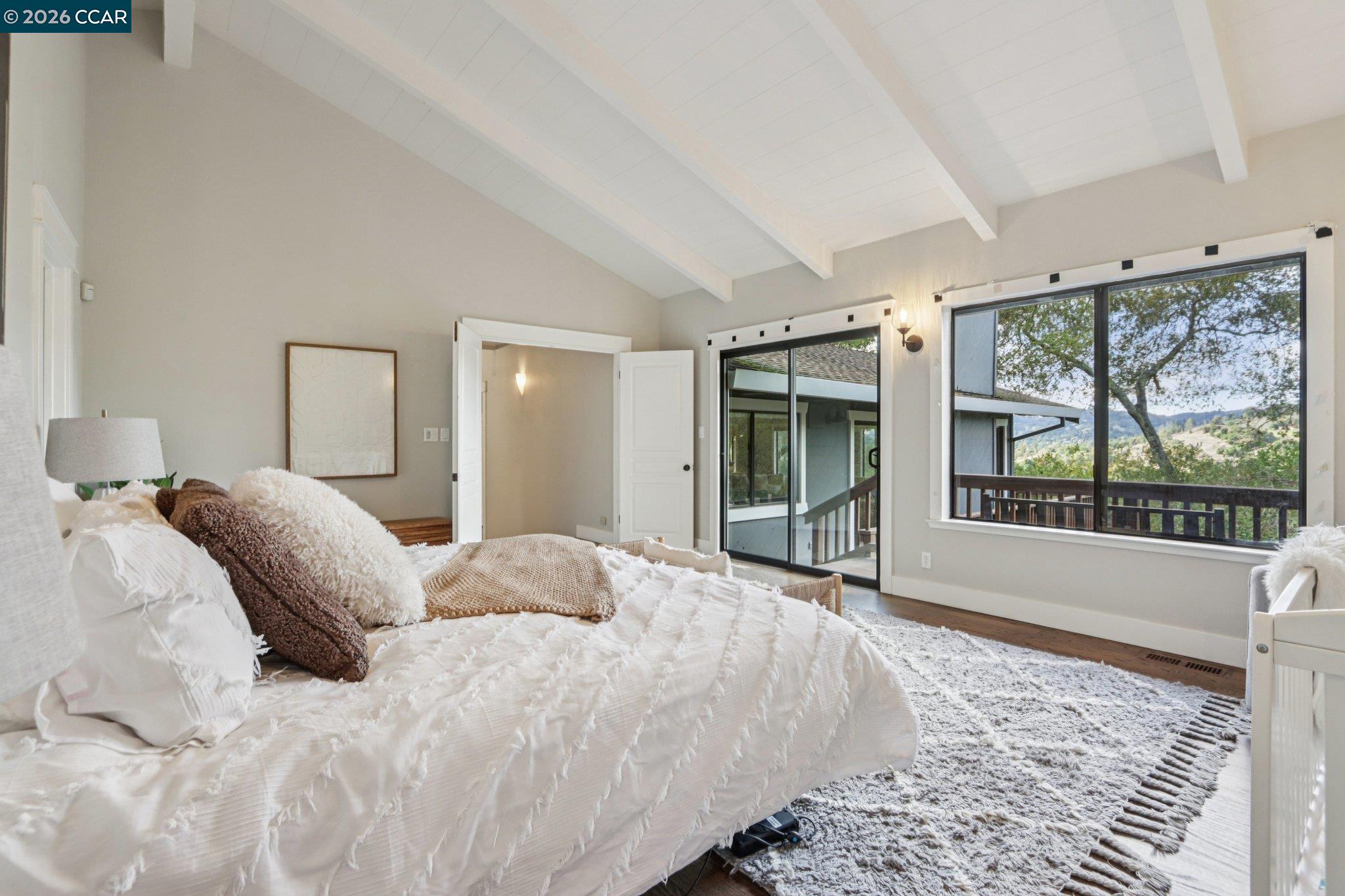 Detail Gallery Image 23 of 55 For 858 Mountain View Dr, Lafayette,  CA 94549 - 6 Beds | 4/1 Baths