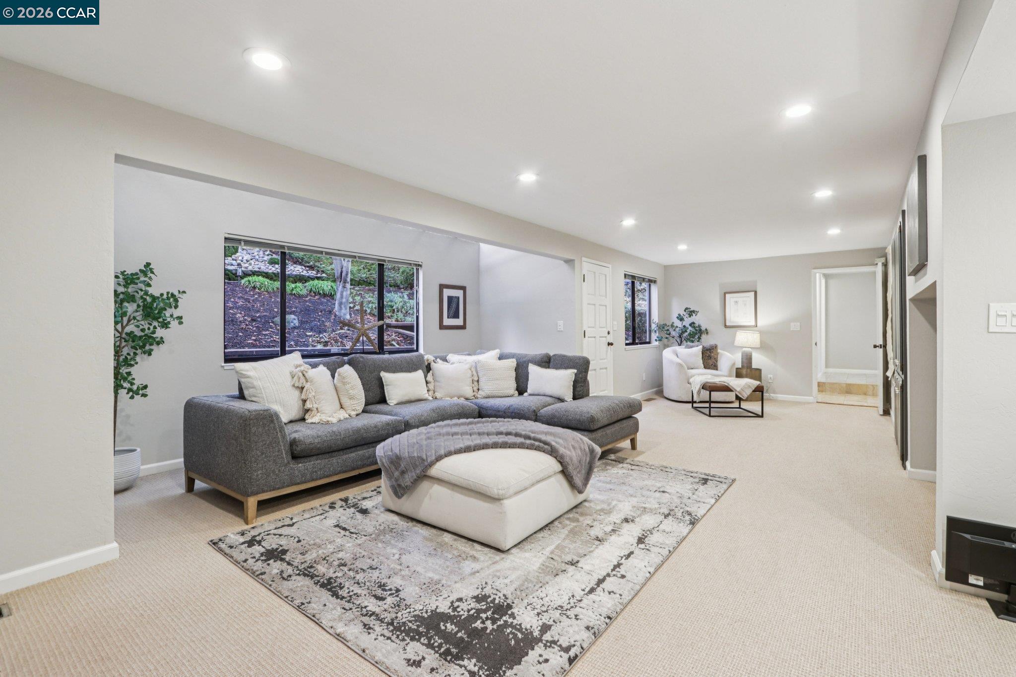 Detail Gallery Image 30 of 55 For 858 Mountain View Dr, Lafayette,  CA 94549 - 6 Beds | 4/1 Baths