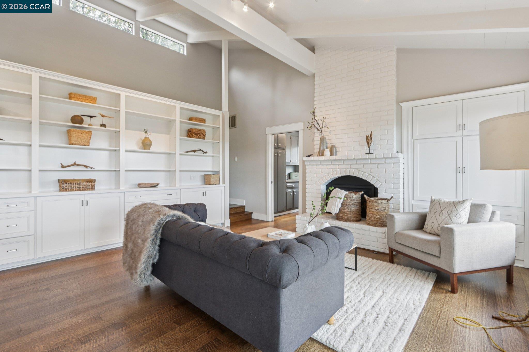 Detail Gallery Image 8 of 55 For 858 Mountain View Dr, Lafayette,  CA 94549 - 6 Beds | 4/1 Baths