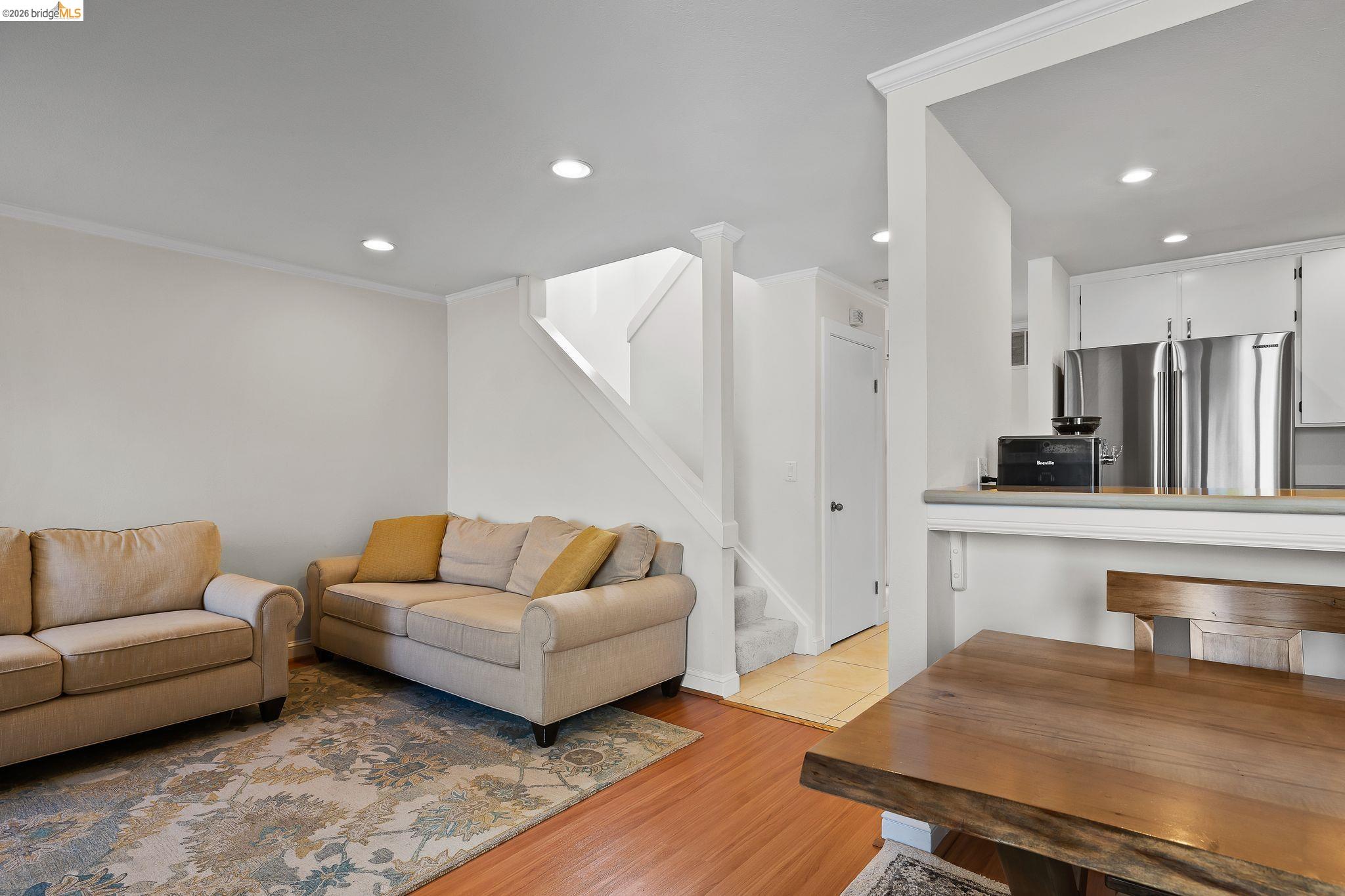 Detail Gallery Image 11 of 37 For 3415 La Selva St, San Mateo,  CA 94403 - 2 Beds | 1/1 Baths