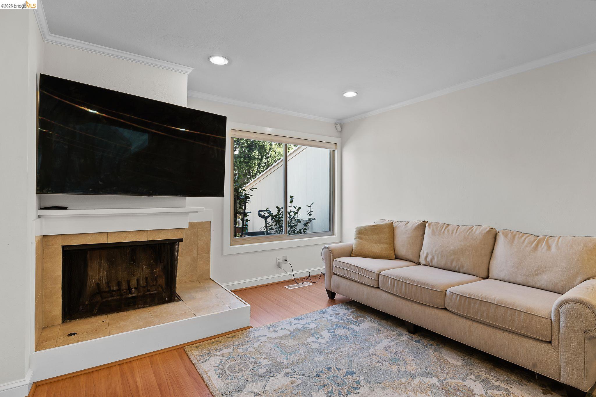 Detail Gallery Image 12 of 37 For 3415 La Selva St, San Mateo,  CA 94403 - 2 Beds | 1/1 Baths