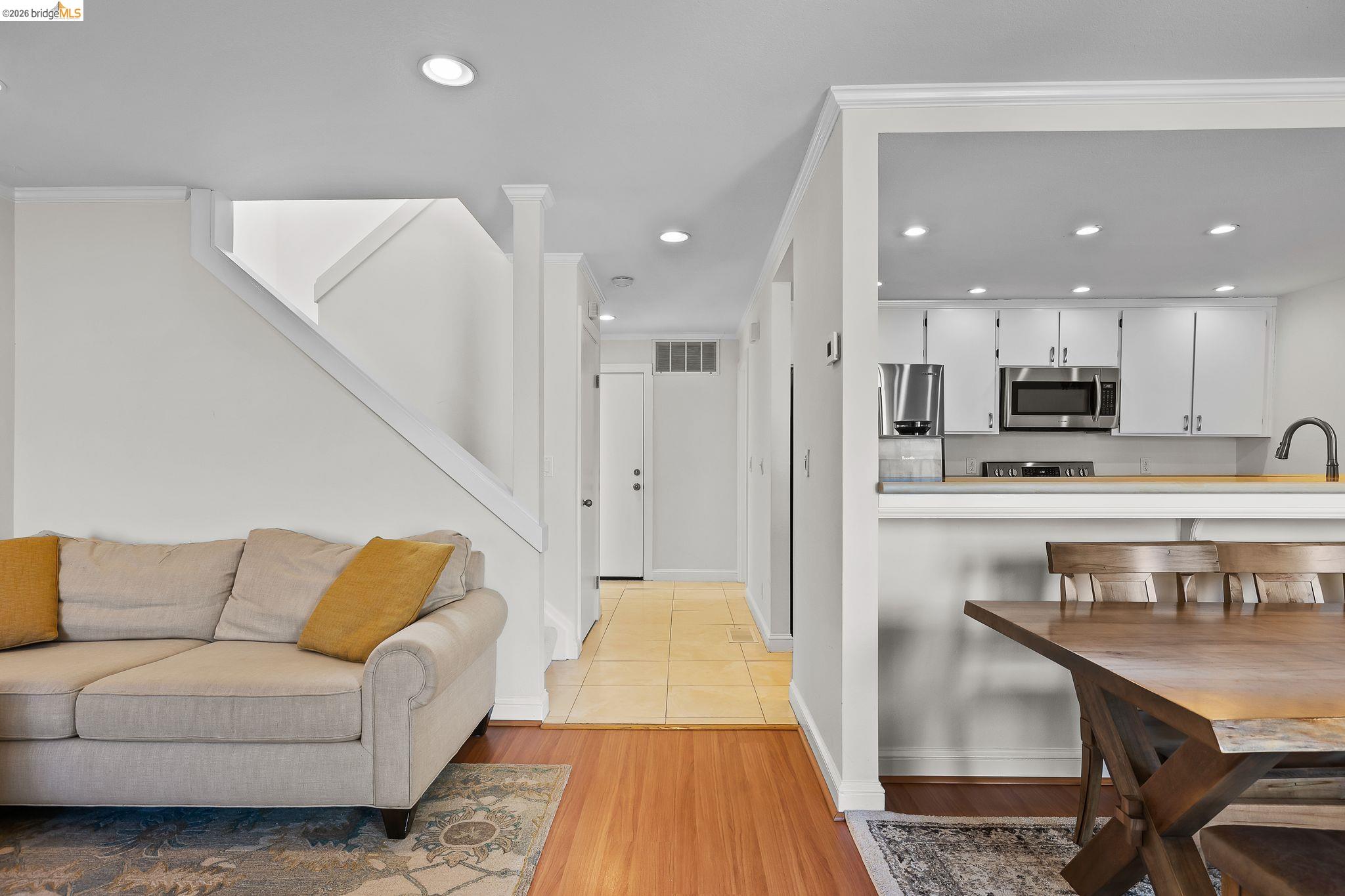 Detail Gallery Image 19 of 37 For 3415 La Selva St, San Mateo,  CA 94403 - 2 Beds | 1/1 Baths