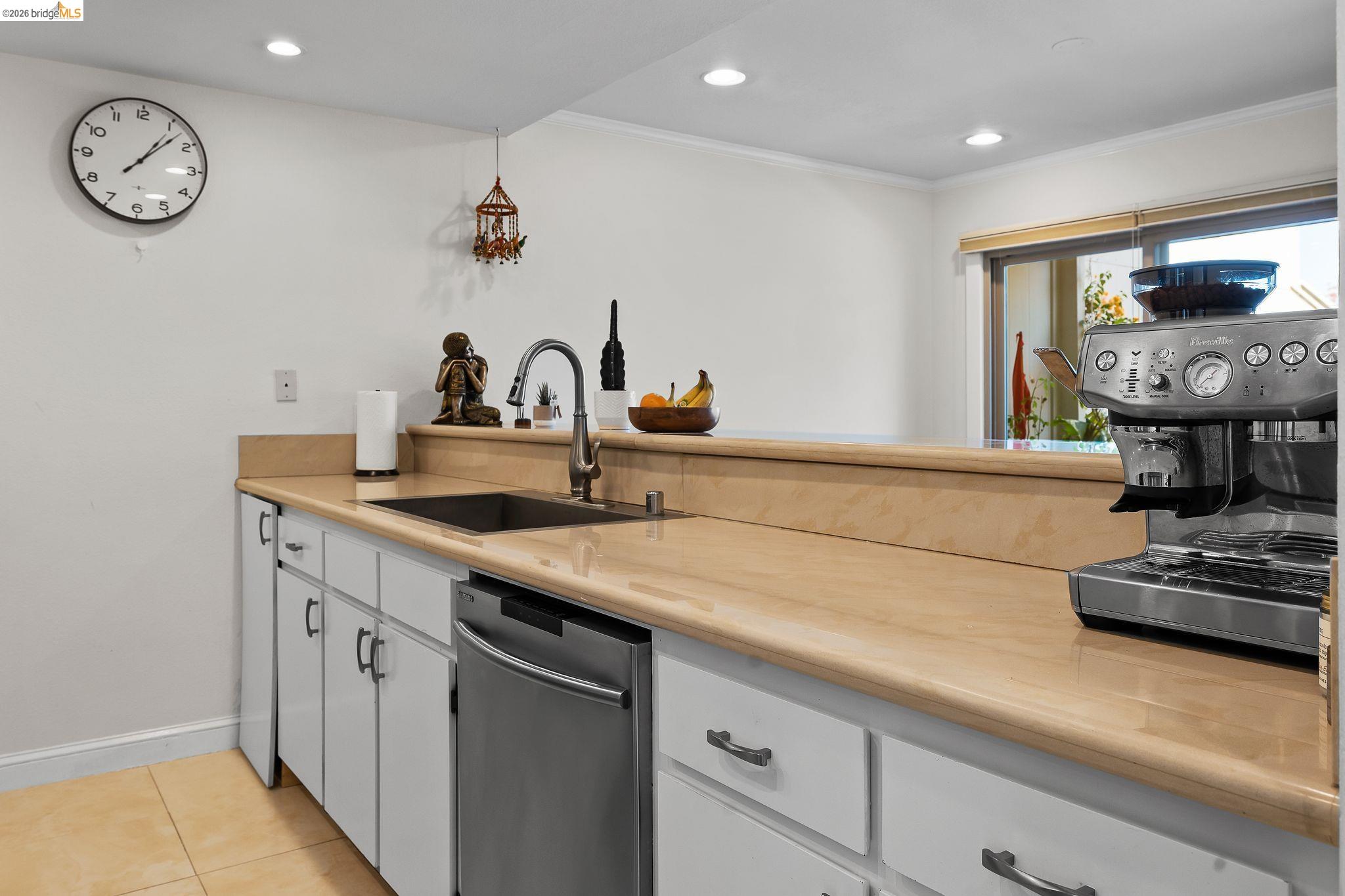 Detail Gallery Image 7 of 37 For 3415 La Selva St, San Mateo,  CA 94403 - 2 Beds | 1/1 Baths