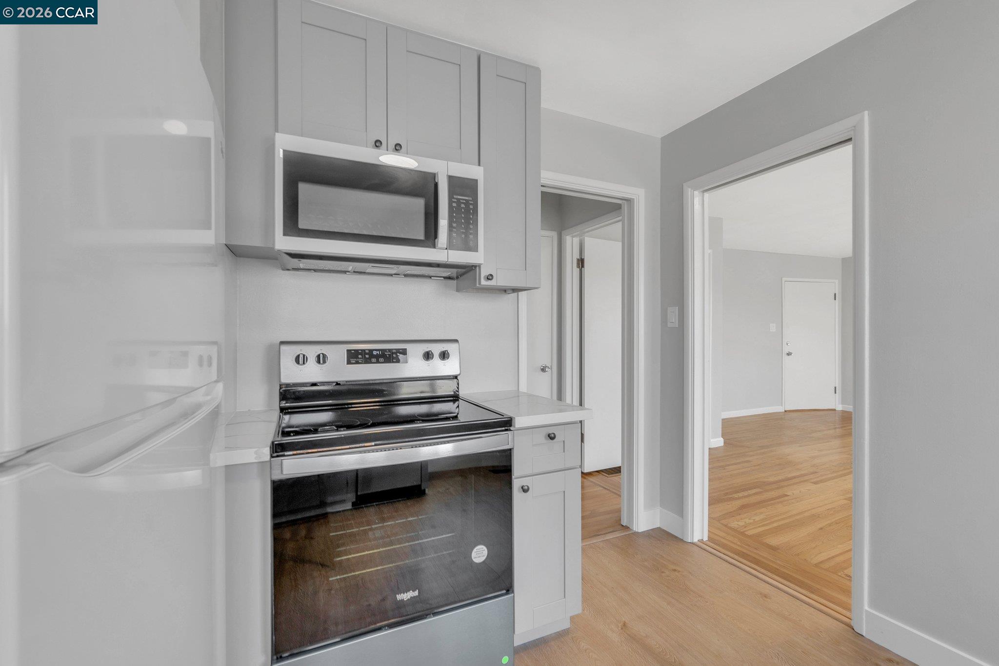 Detail Gallery Image 14 of 54 For 650 Hillsborough St, Oakland,  CA 94606 - – Beds | – Baths