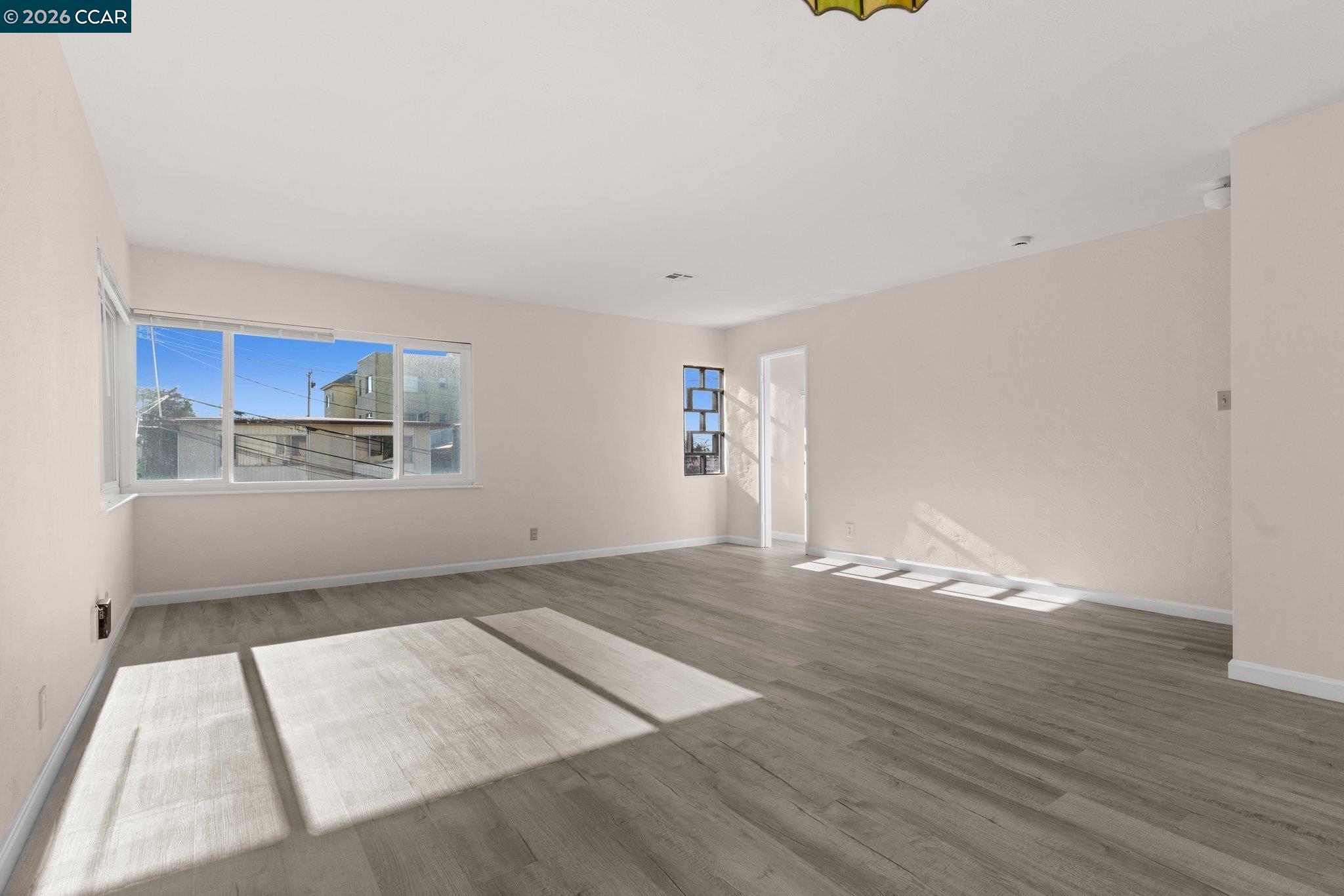 Detail Gallery Image 22 of 54 For 650 Hillsborough St, Oakland,  CA 94606 - – Beds | – Baths