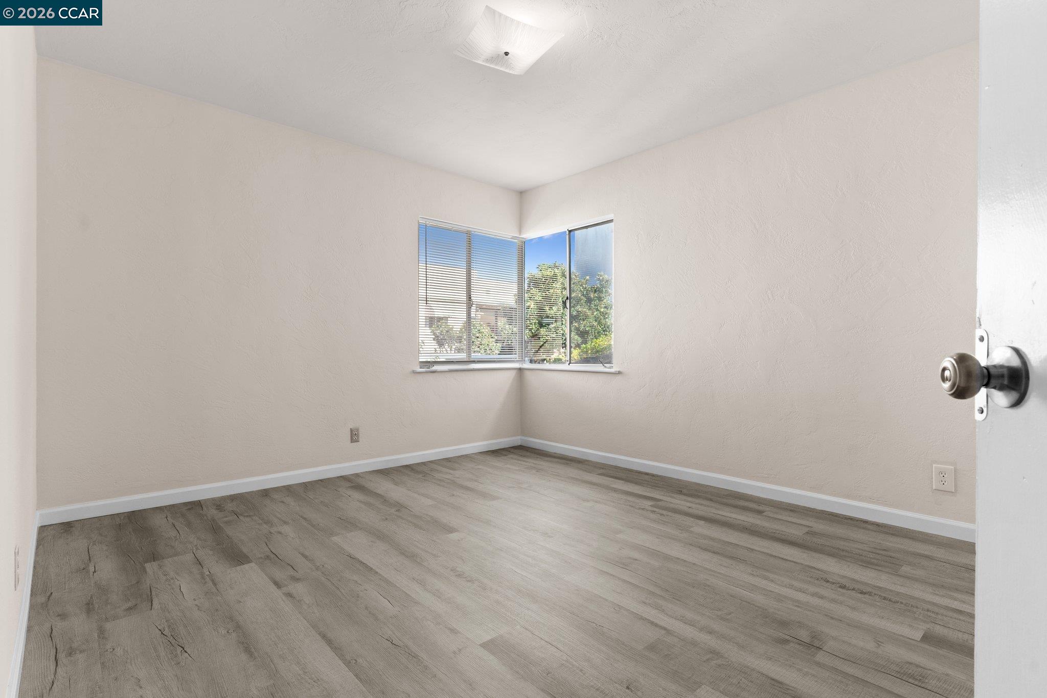 Detail Gallery Image 26 of 54 For 650 Hillsborough St, Oakland,  CA 94606 - – Beds | – Baths