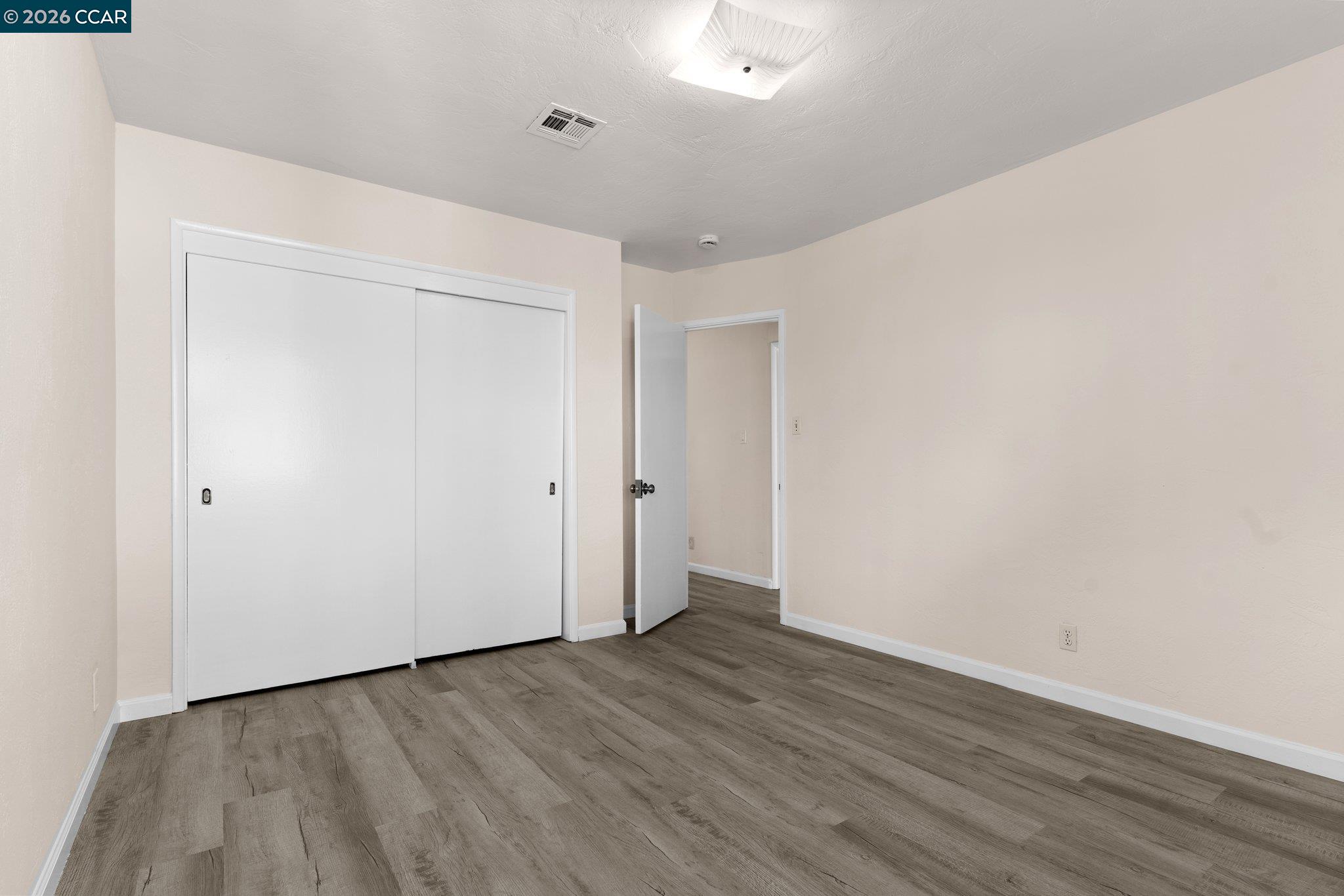 Detail Gallery Image 27 of 54 For 650 Hillsborough St, Oakland,  CA 94606 - – Beds | – Baths