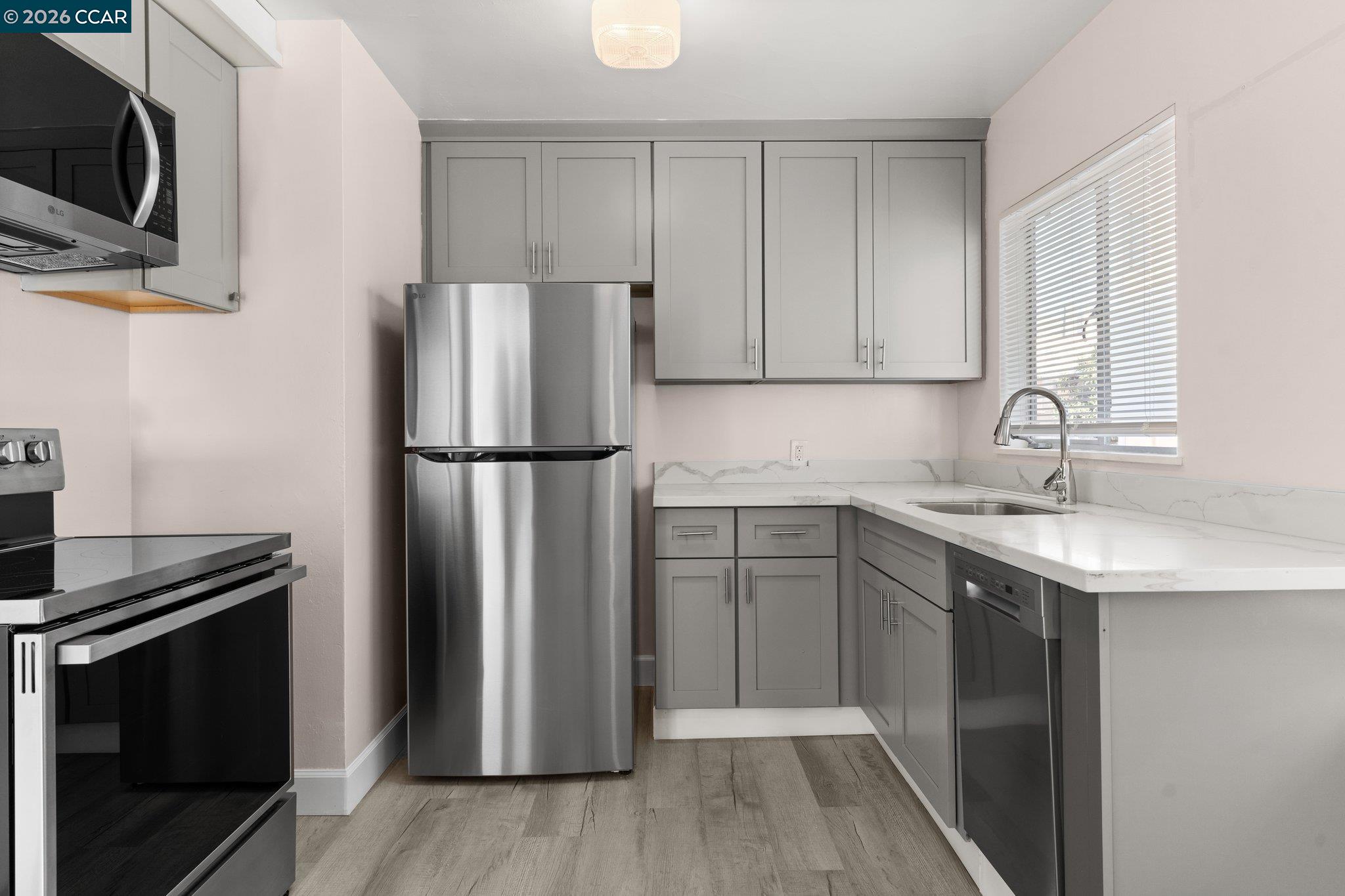 Detail Gallery Image 30 of 54 For 650 Hillsborough St, Oakland,  CA 94606 - – Beds | – Baths