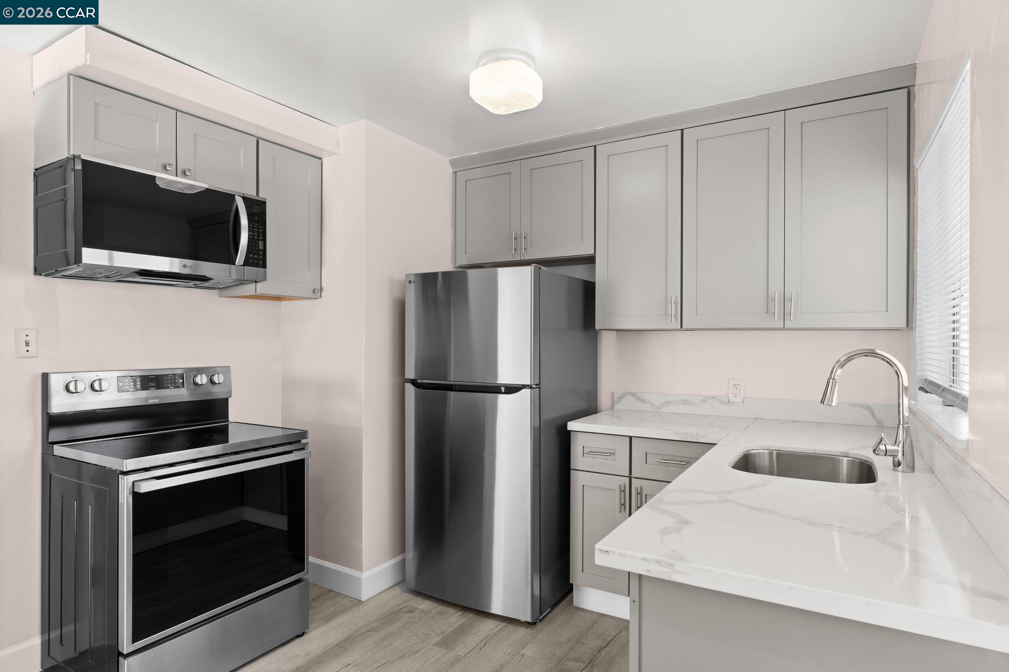 Detail Gallery Image 34 of 54 For 650 Hillsborough St, Oakland,  CA 94606 - – Beds | – Baths