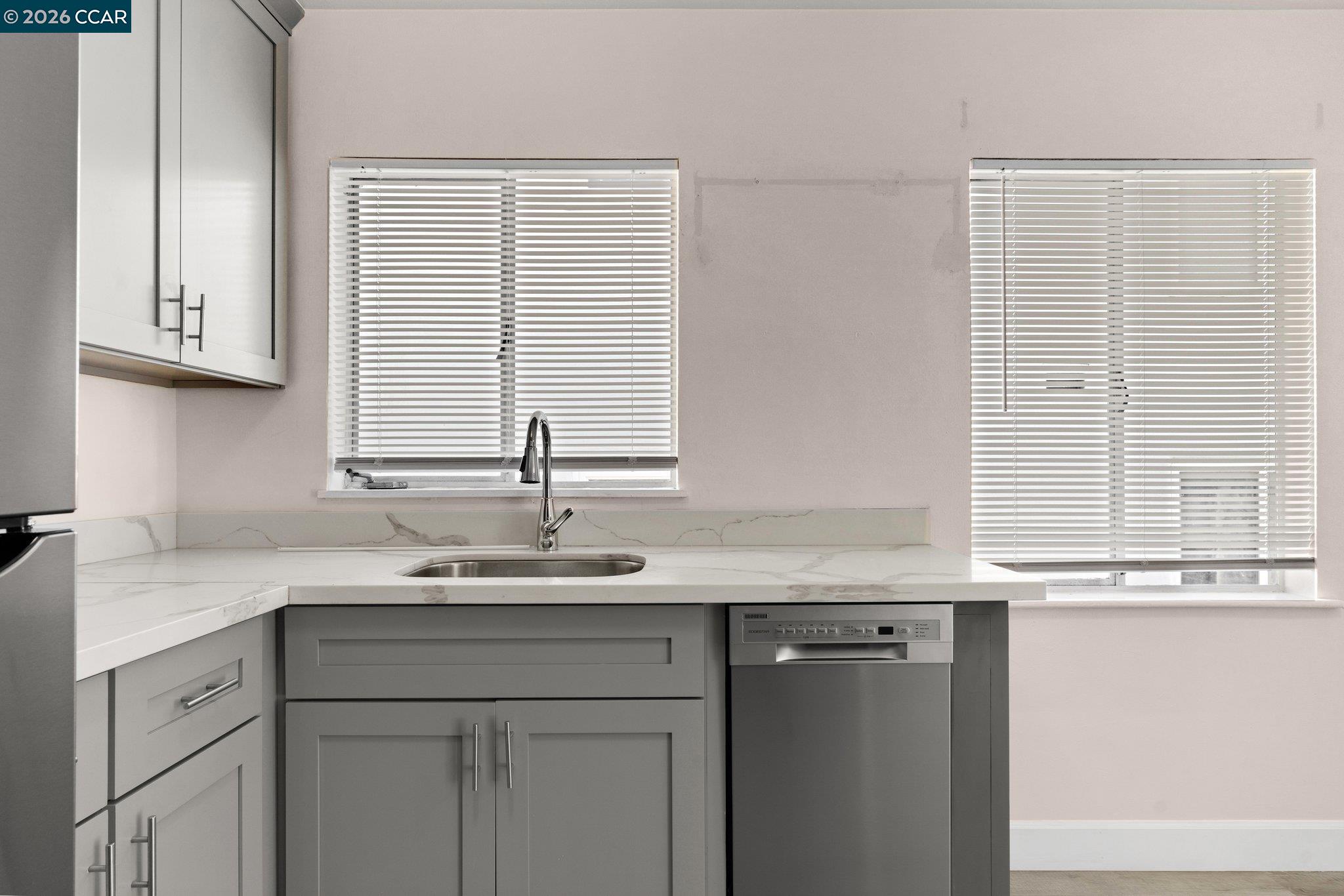 Detail Gallery Image 35 of 54 For 650 Hillsborough St, Oakland,  CA 94606 - – Beds | – Baths