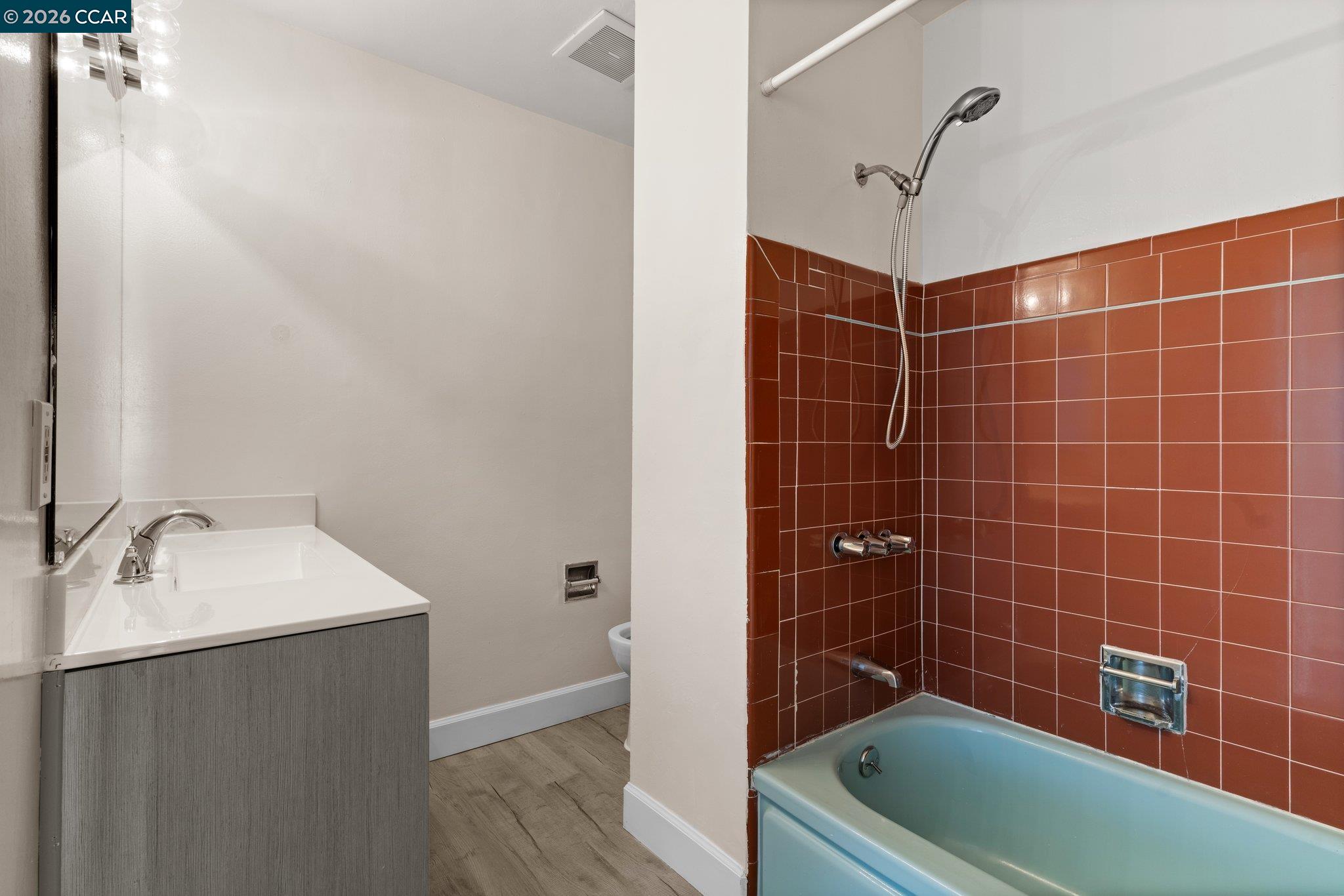 Detail Gallery Image 36 of 54 For 650 Hillsborough St, Oakland,  CA 94606 - – Beds | – Baths