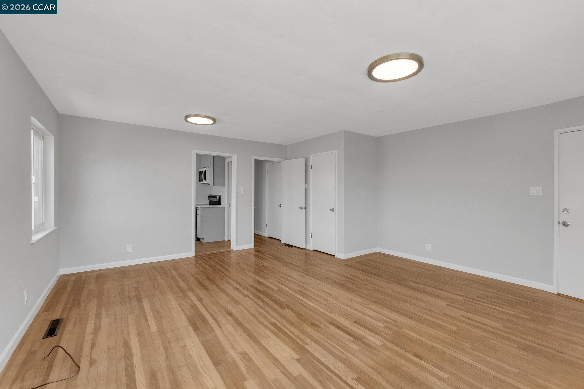 Detail Gallery Image 5 of 54 For 650 Hillsborough St, Oakland,  CA 94606 - – Beds | – Baths