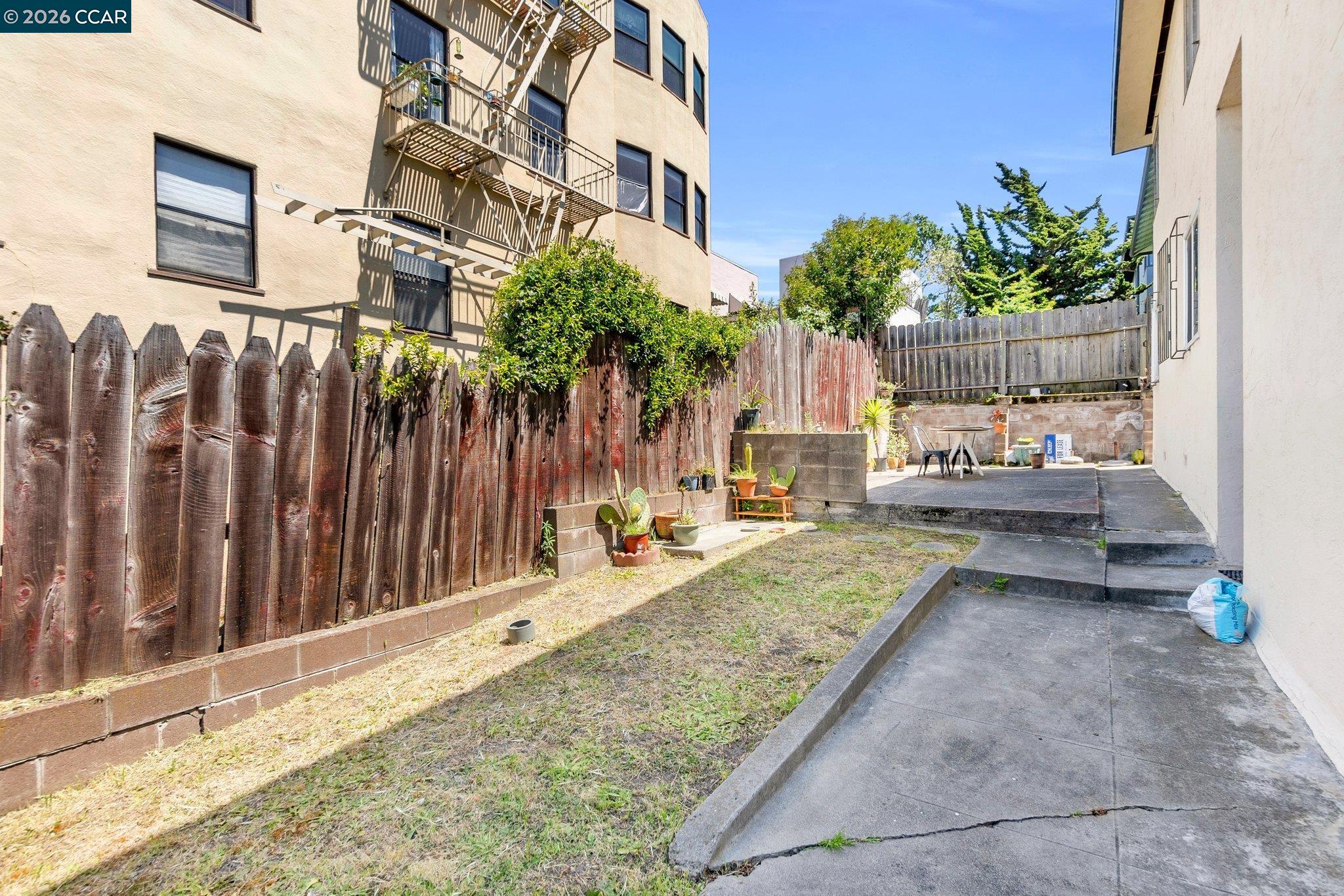 Detail Gallery Image 44 of 54 For 650 Hillsborough St, Oakland,  CA 94606 - – Beds | – Baths