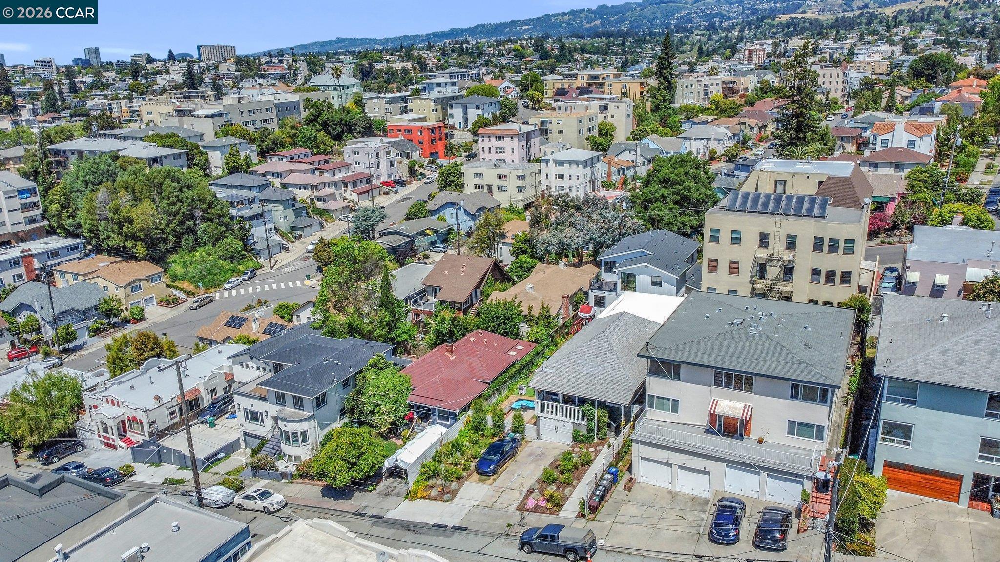 Detail Gallery Image 48 of 54 For 650 Hillsborough St, Oakland,  CA 94606 - – Beds | – Baths