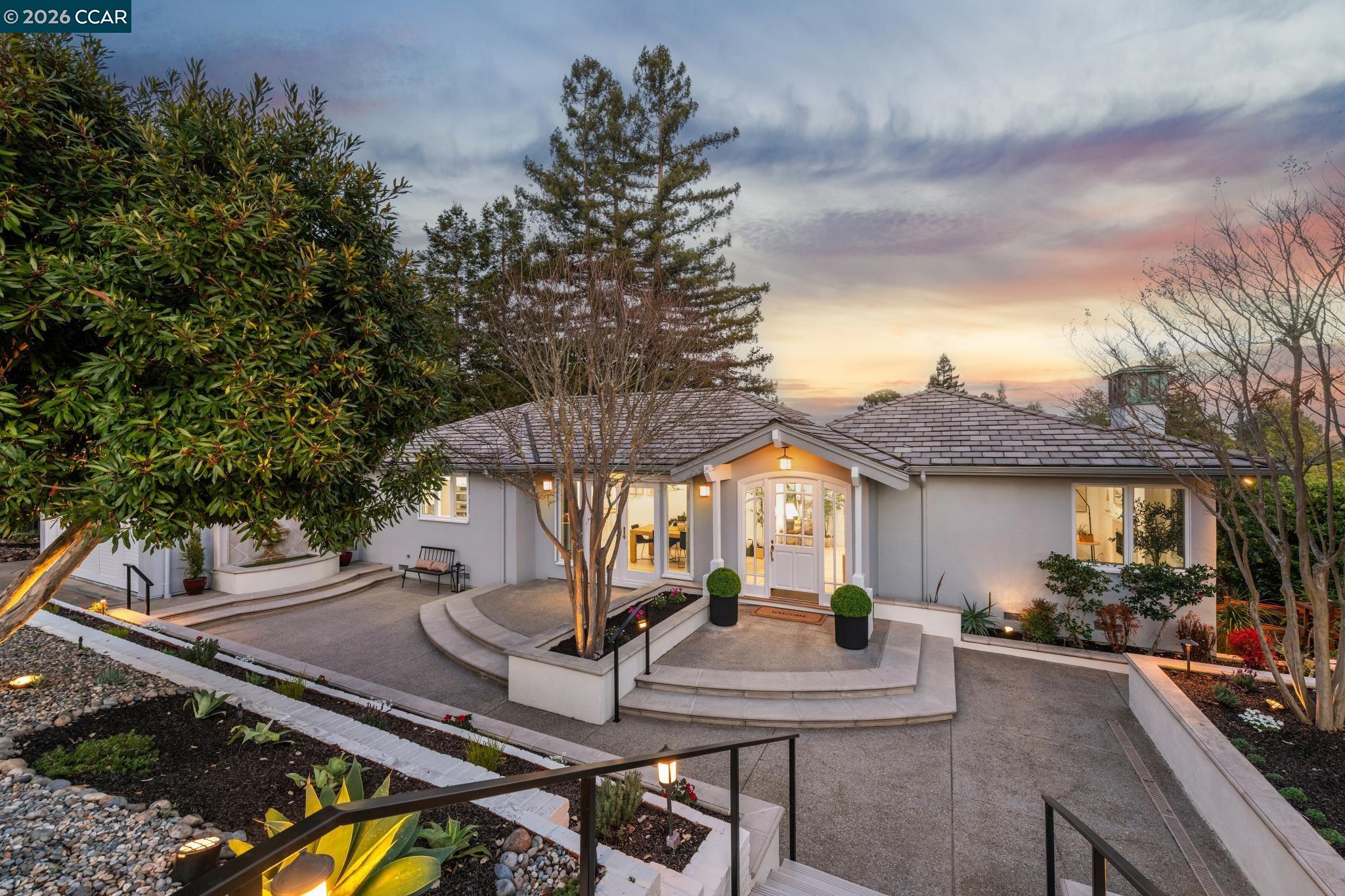 Detail Gallery Image 2 of 60 For 15 Los Dedos, Orinda,  CA 94563 - 4 Beds | 3/1 Baths