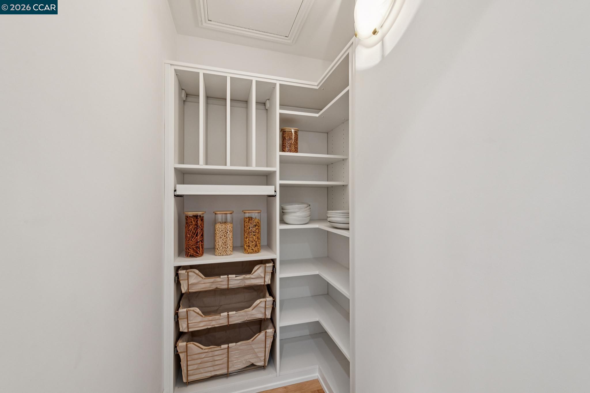 Detail Gallery Image 15 of 60 For 15 Los Dedos, Orinda,  CA 94563 - 4 Beds | 3/1 Baths