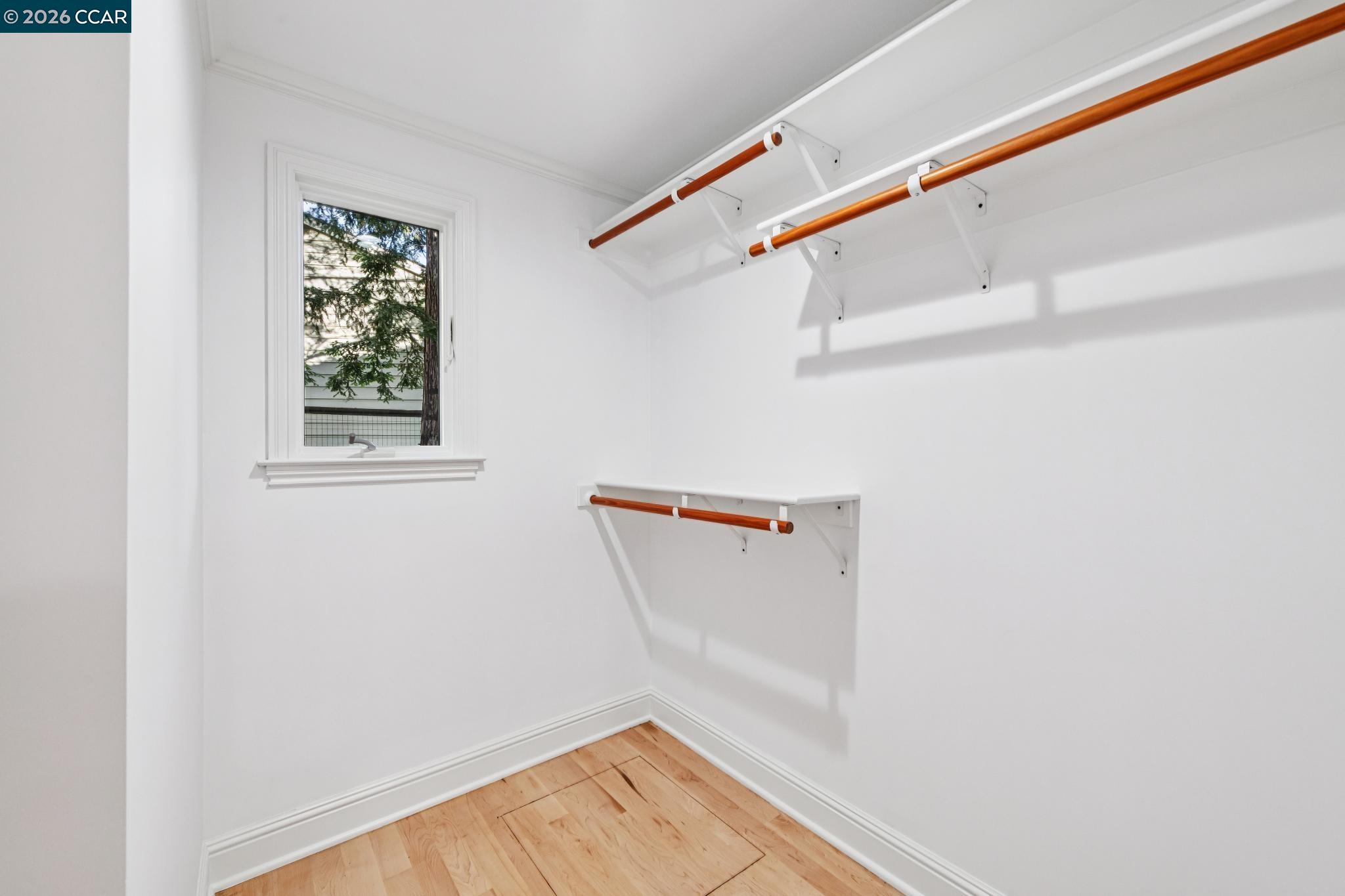 Detail Gallery Image 33 of 60 For 15 Los Dedos, Orinda,  CA 94563 - 4 Beds | 3/1 Baths