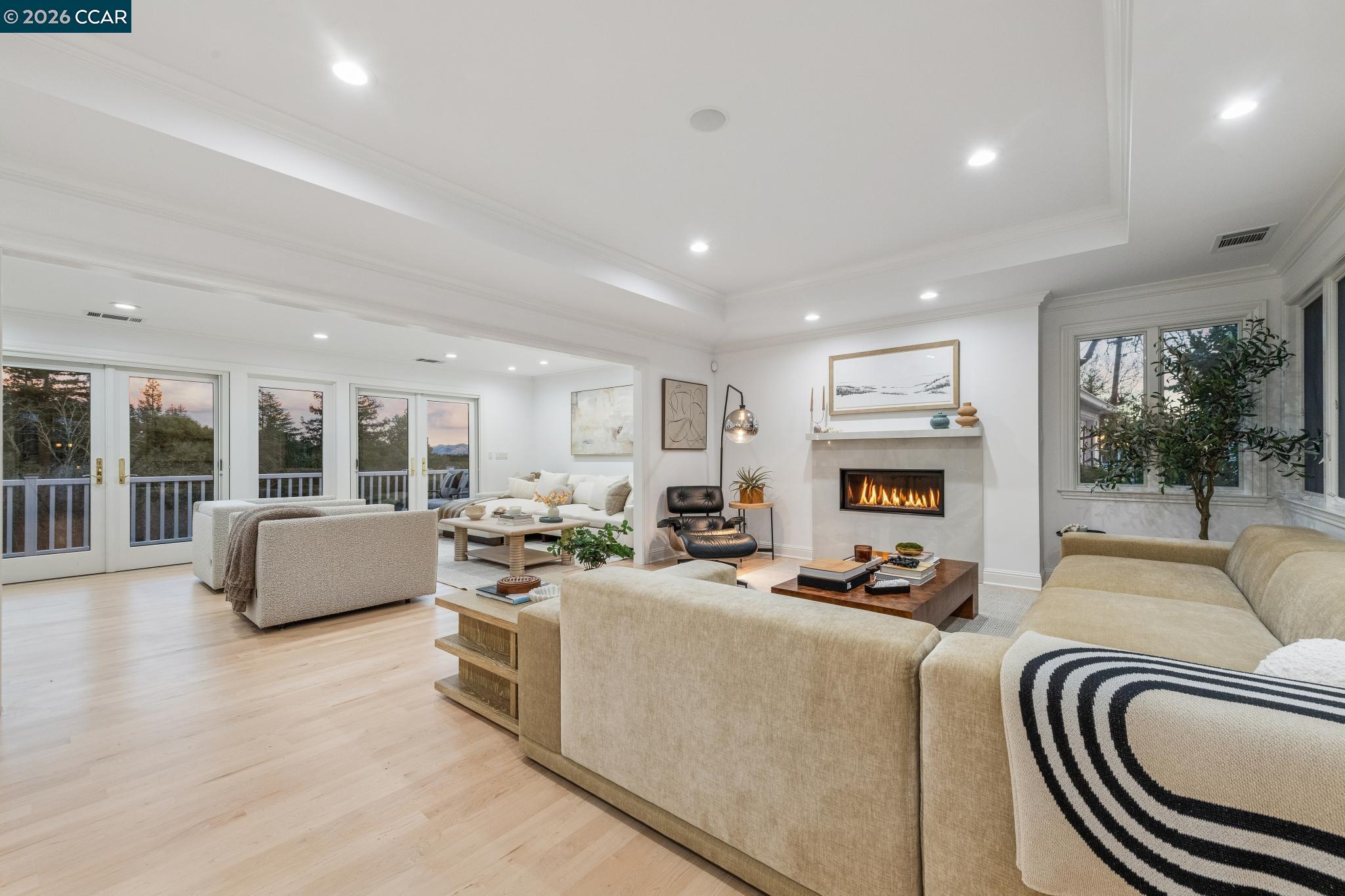 Detail Gallery Image 5 of 60 For 15 Los Dedos, Orinda,  CA 94563 - 4 Beds | 3/1 Baths