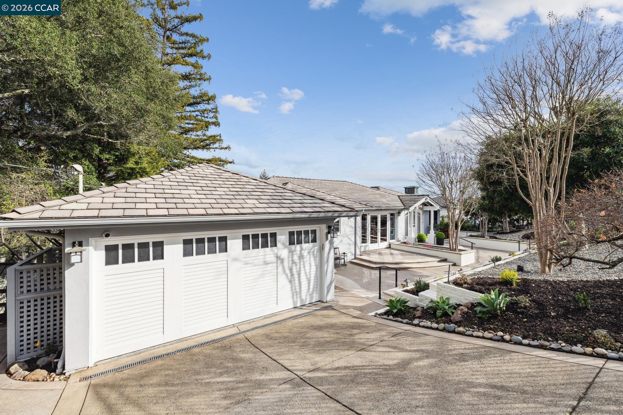 Detail Gallery Image 41 of 60 For 15 Los Dedos, Orinda,  CA 94563 - 4 Beds | 3/1 Baths