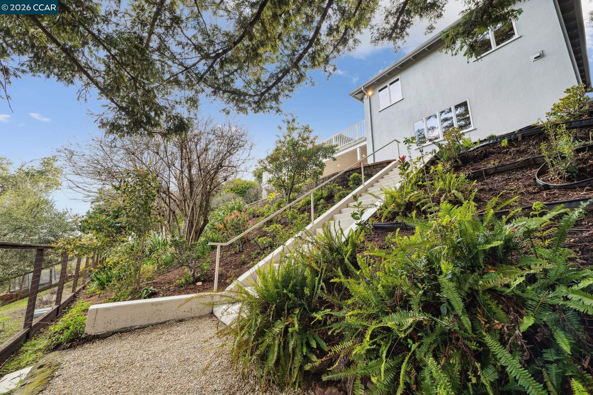 Detail Gallery Image 52 of 60 For 15 Los Dedos, Orinda,  CA 94563 - 4 Beds | 3/1 Baths