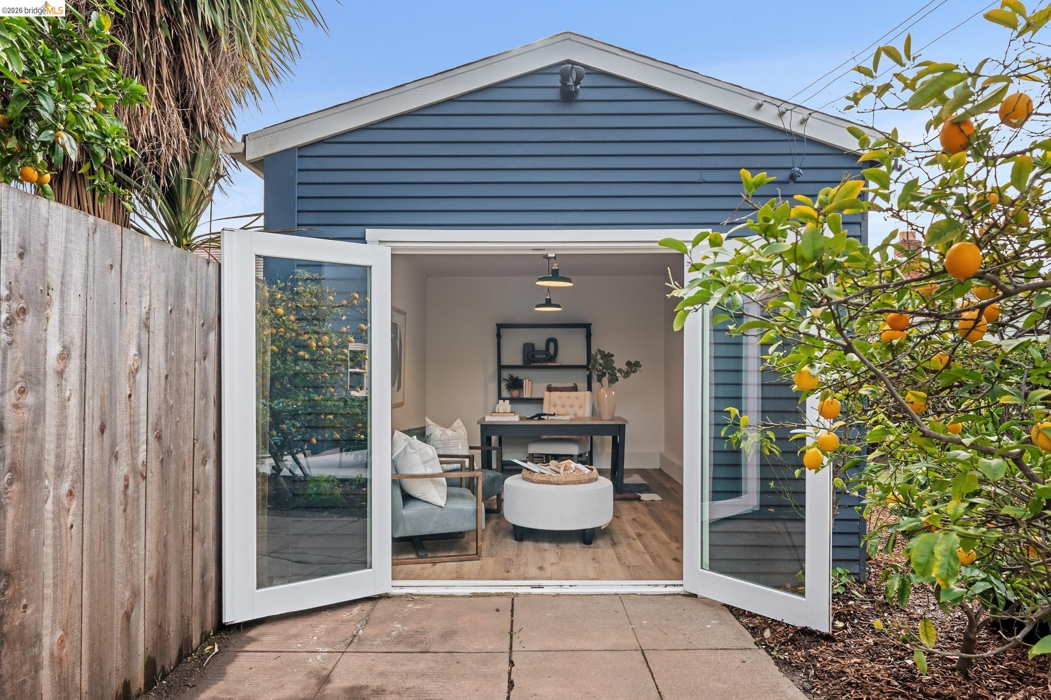 Detail Gallery Image 36 of 44 For 5721 Roberts Ave, Oakland,  CA 94605 - 2 Beds | 1 Baths