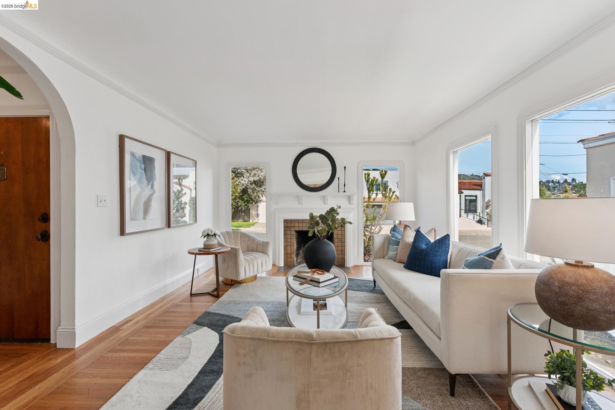 Detail Gallery Image 6 of 44 For 5721 Roberts Ave, Oakland,  CA 94605 - 2 Beds | 1 Baths