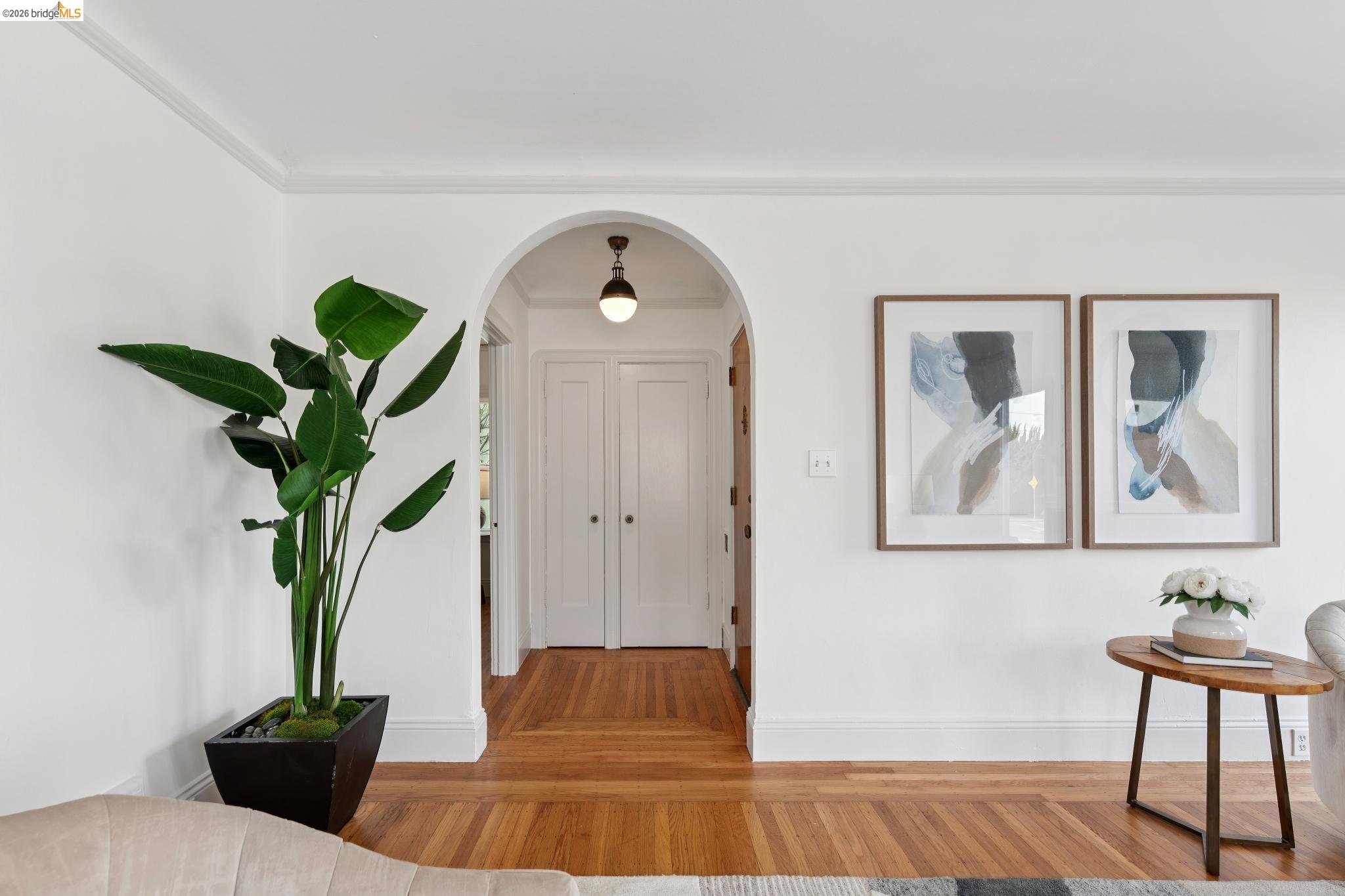 Detail Gallery Image 8 of 44 For 5721 Roberts Ave, Oakland,  CA 94605 - 2 Beds | 1 Baths